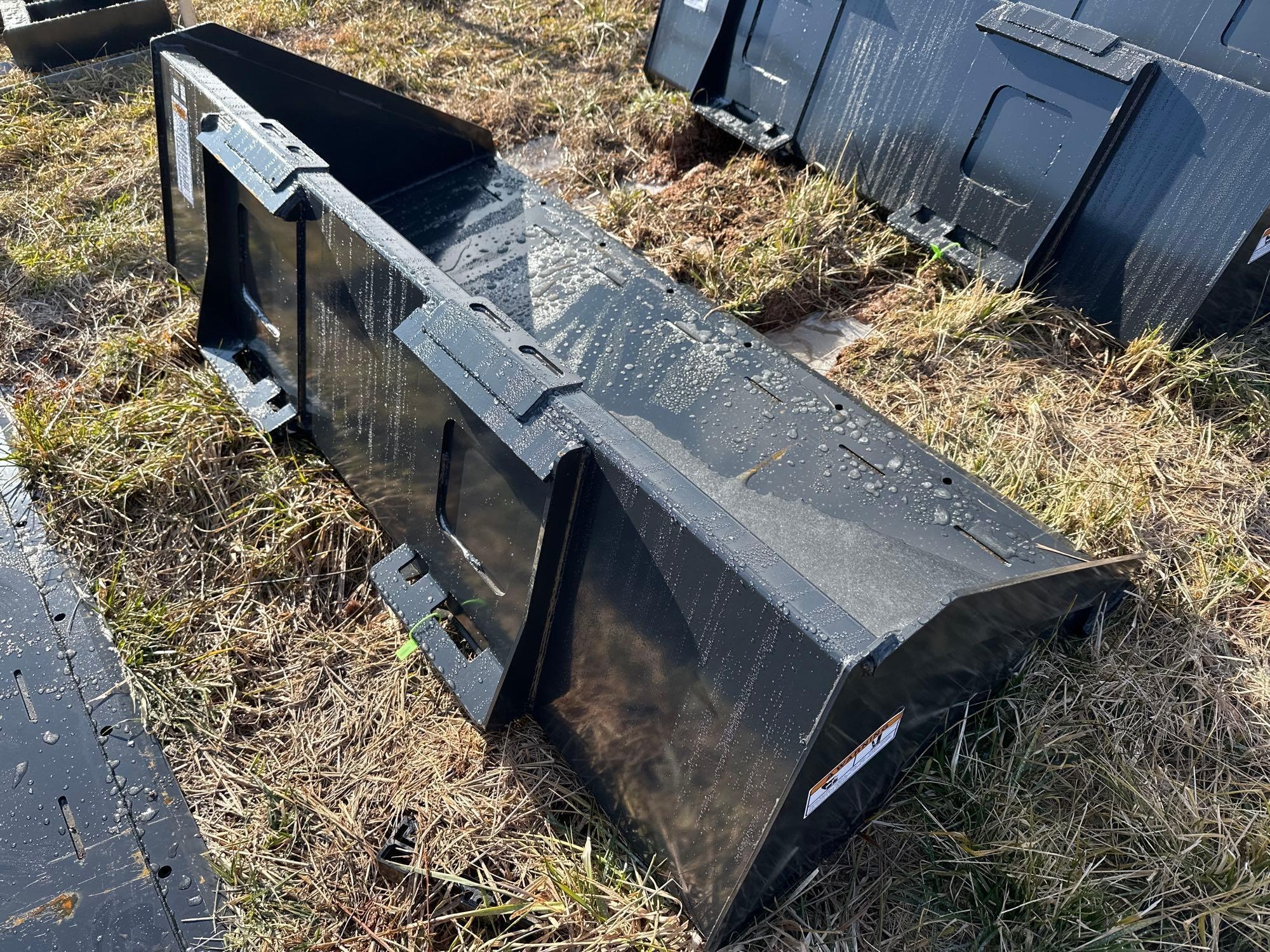 New/Unused Wolverine 77in Quick Attach Bucket (A61166)