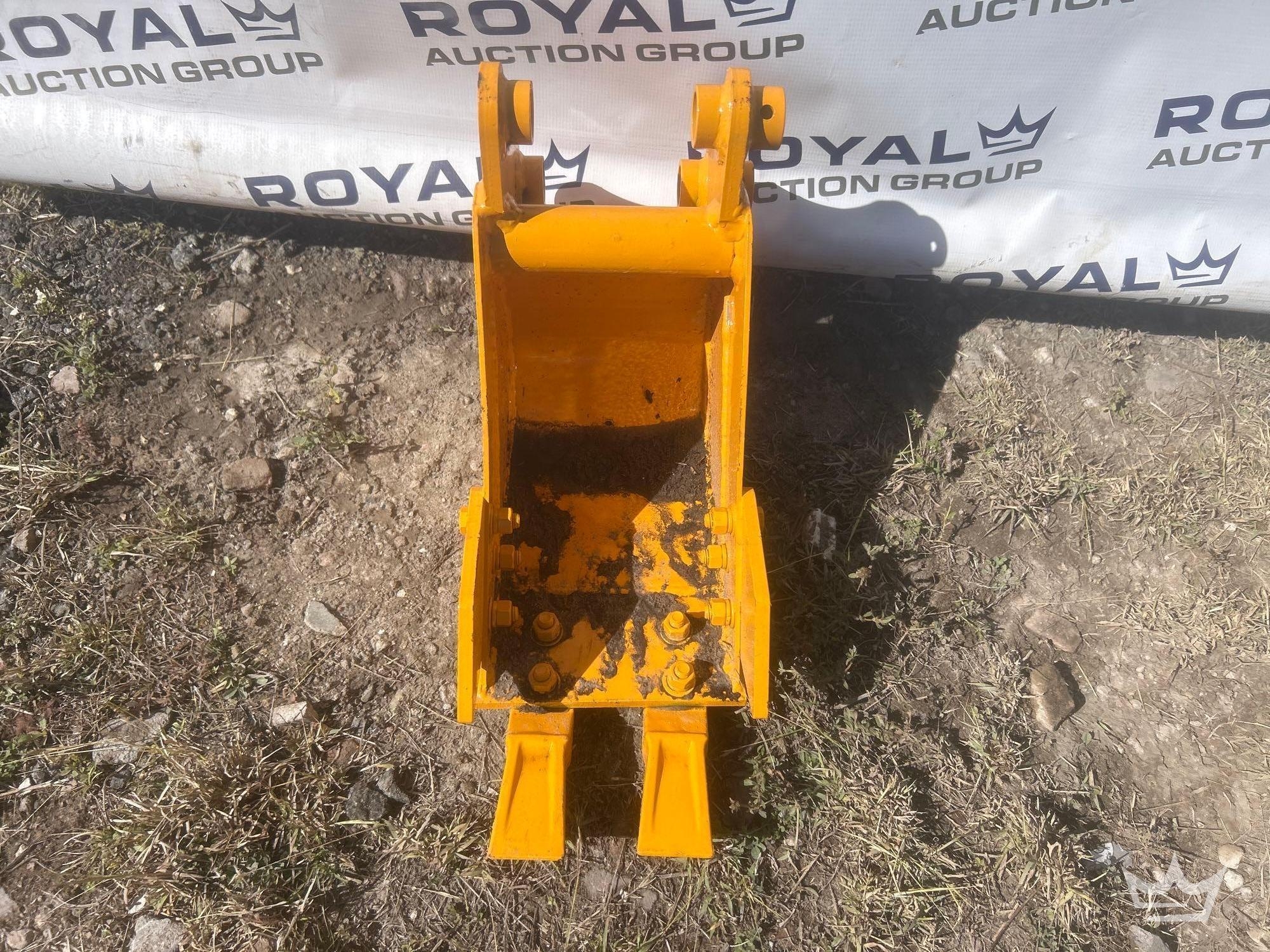 2025 8in Channel Tooth Bucket Mini Excavator Attachment (A61572)