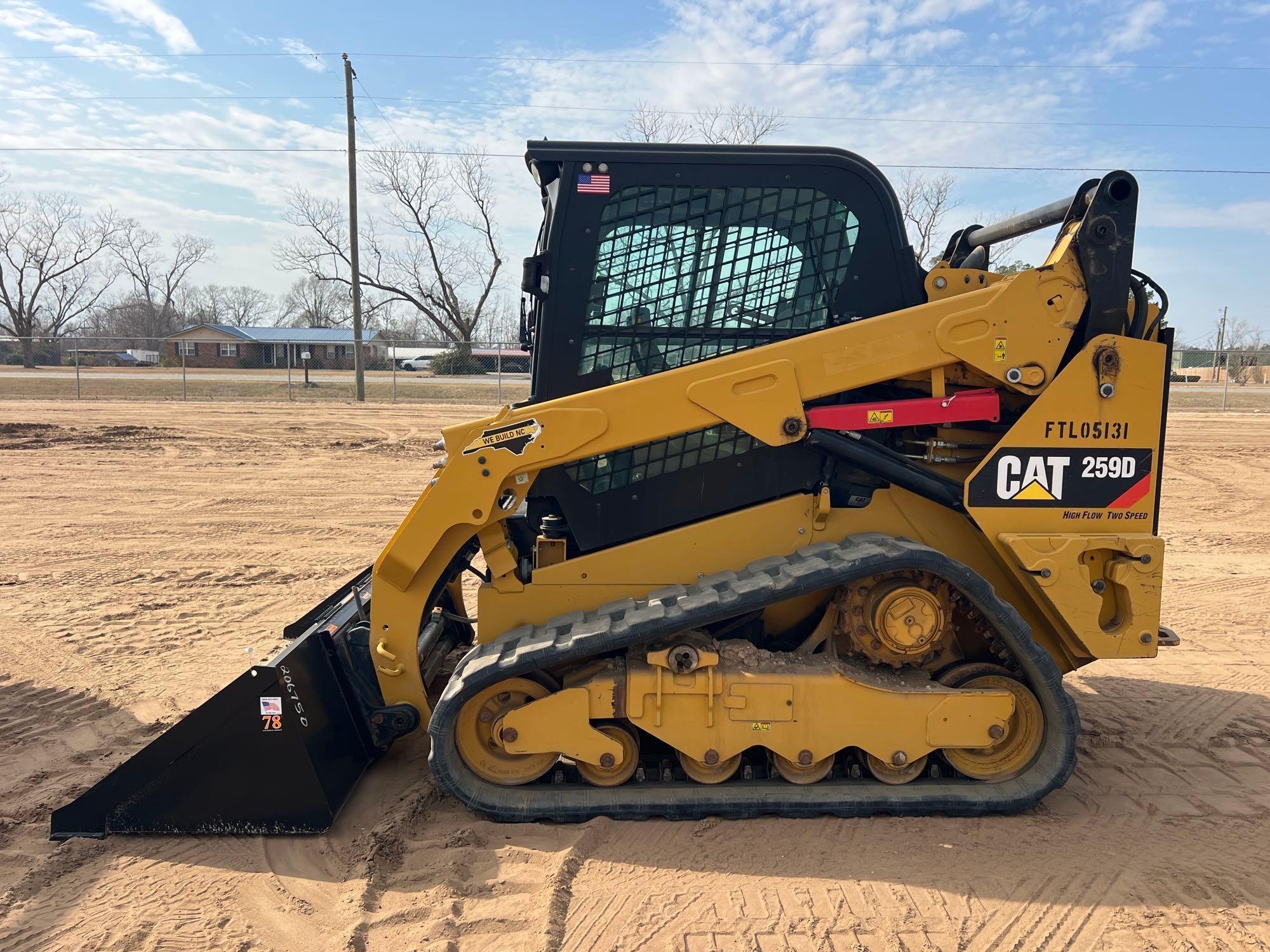 2015 CATERPILLAR 259D SKID STEER (A62129)