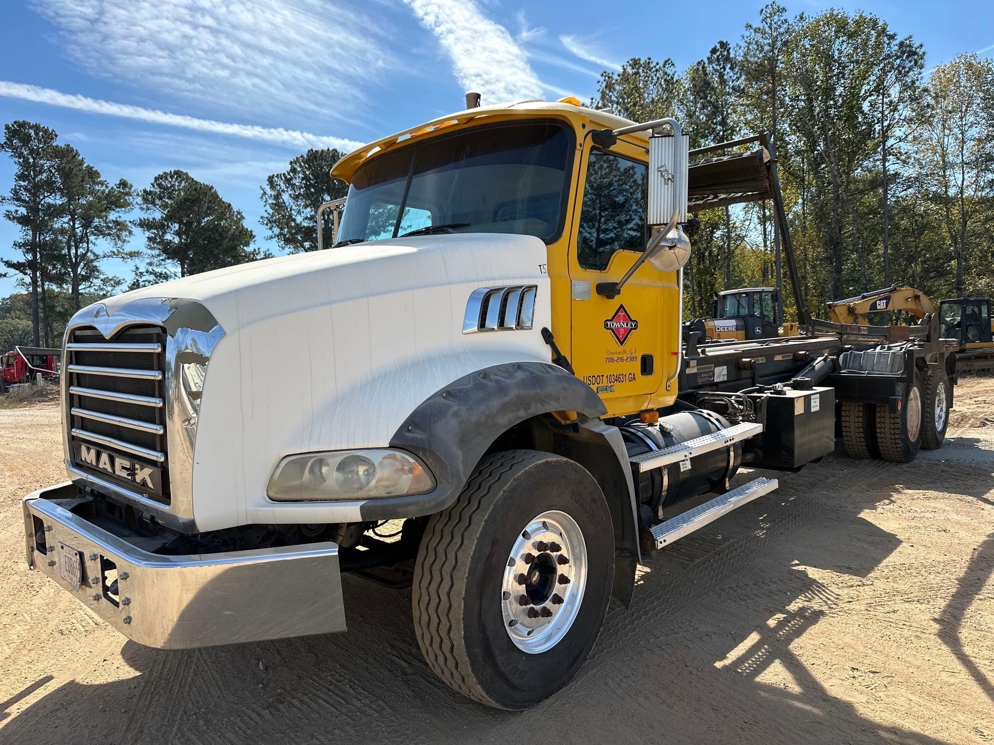 2009 Mack GU813 Roll off Truck, VIN # 1M2AX13C59M007359 (A61165)