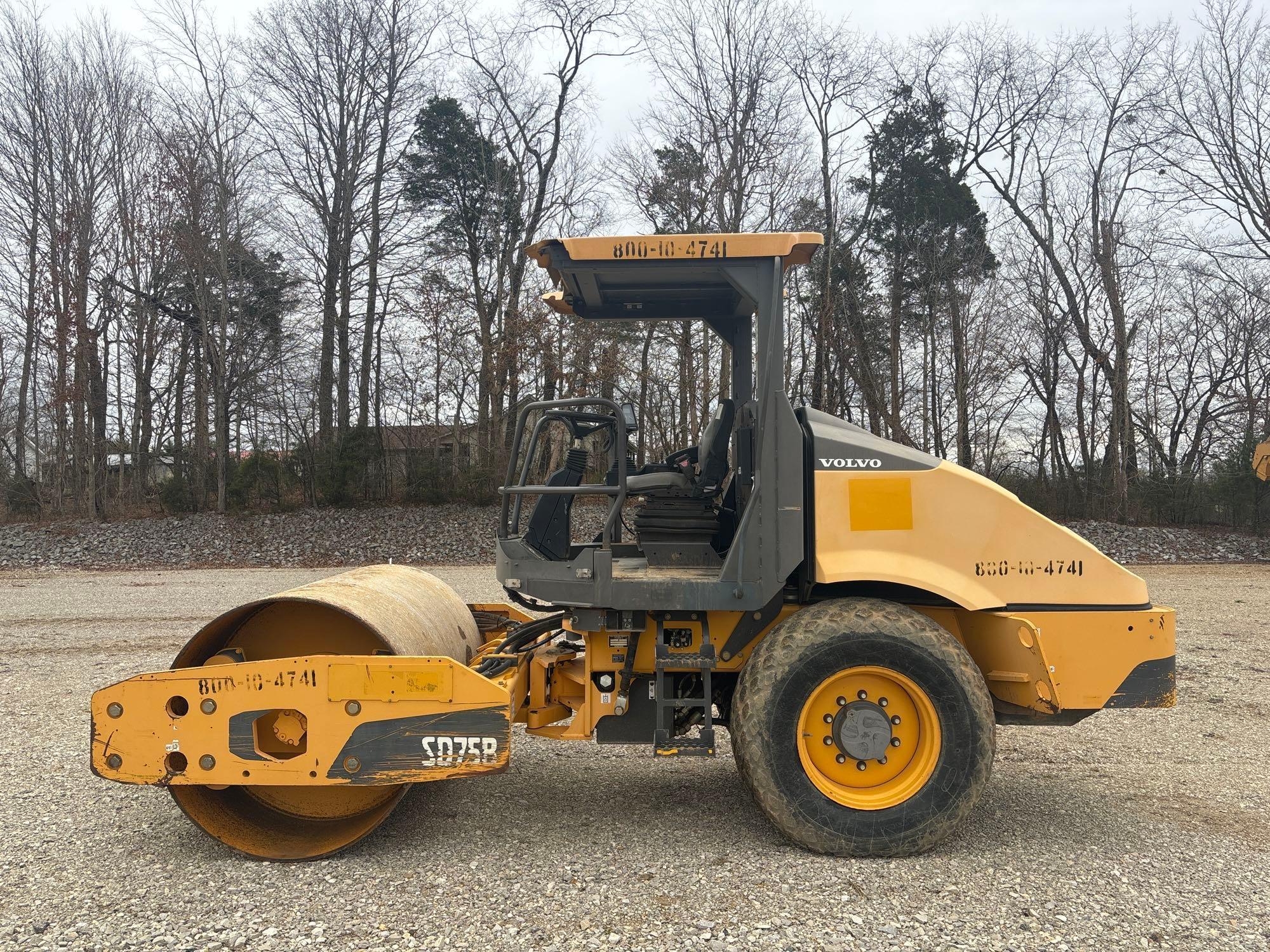 2016 VOLVO SD75B SMOOTH DRUM ROLLER (A60429)
