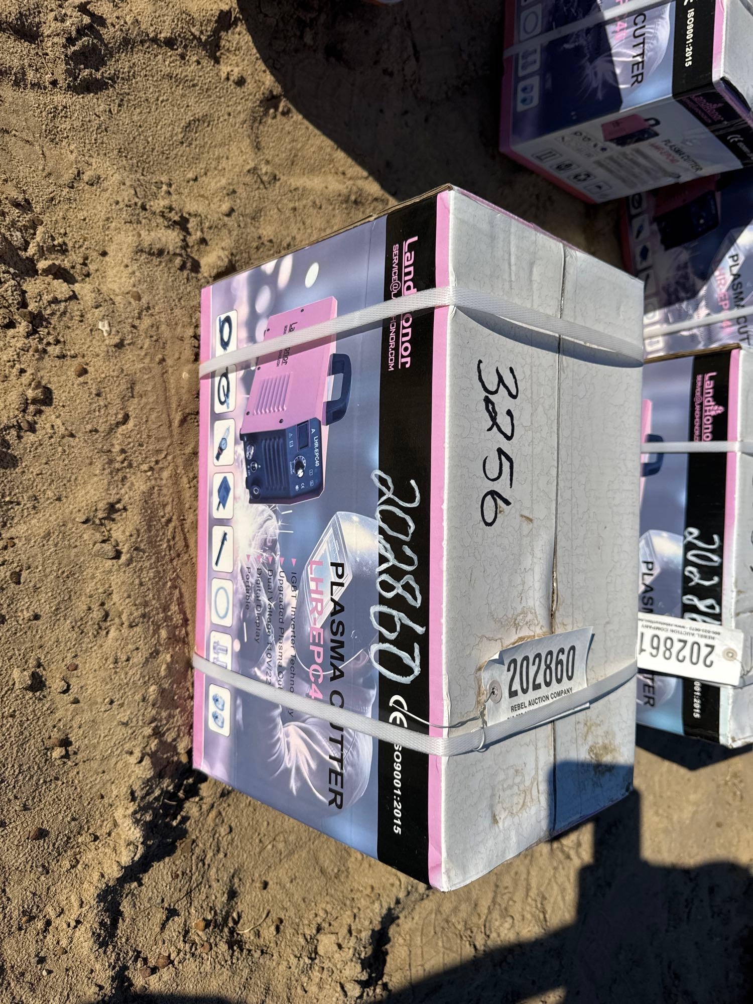 UNUSED LANDHONOR LHR-EPC40 PLASMA CUTTER (A57193)