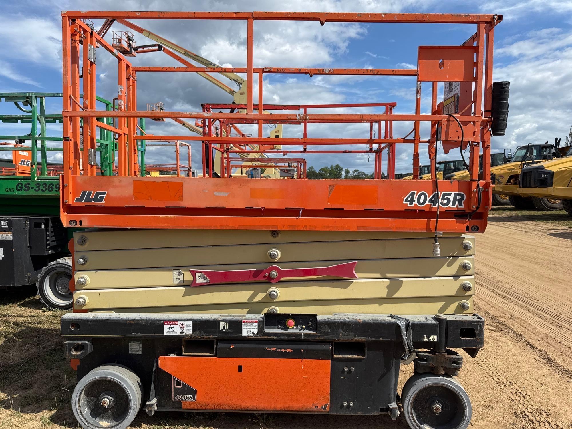 2018 JLG 4045R ELECTRIC SCISSOR LIFT (A52705)