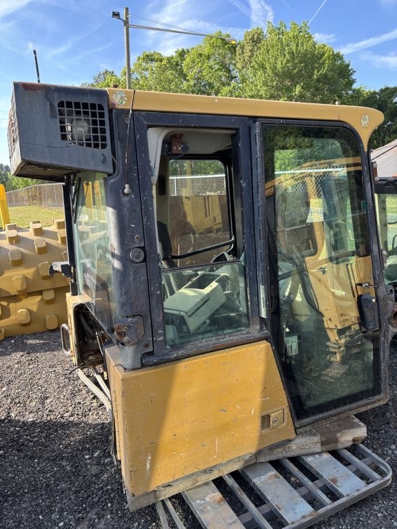 CAT 963D Cab (A68134)