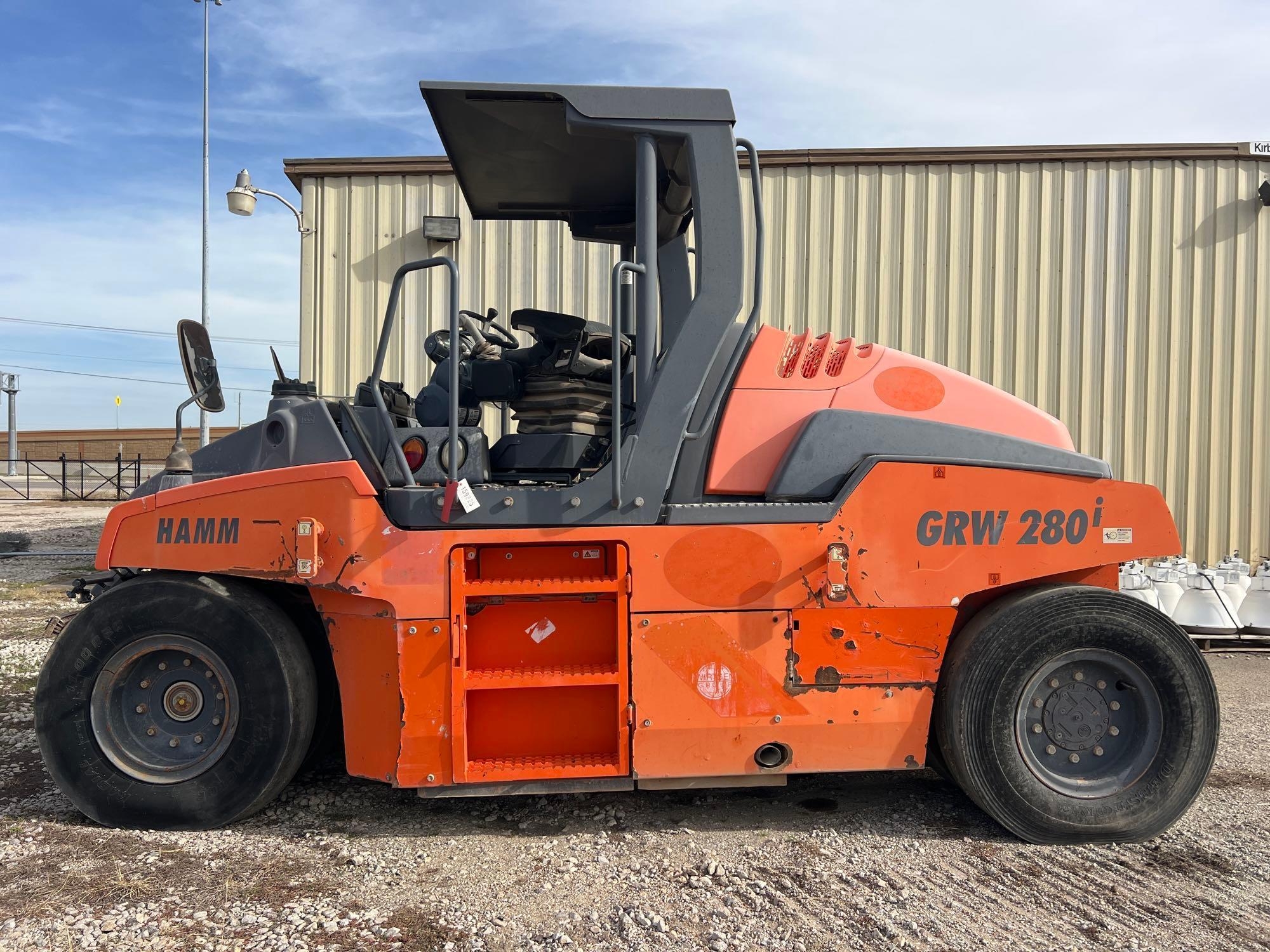 2013 HAMM GRW280I-30 8 WHEEL PNEUMATIC ROLLER (A60429)