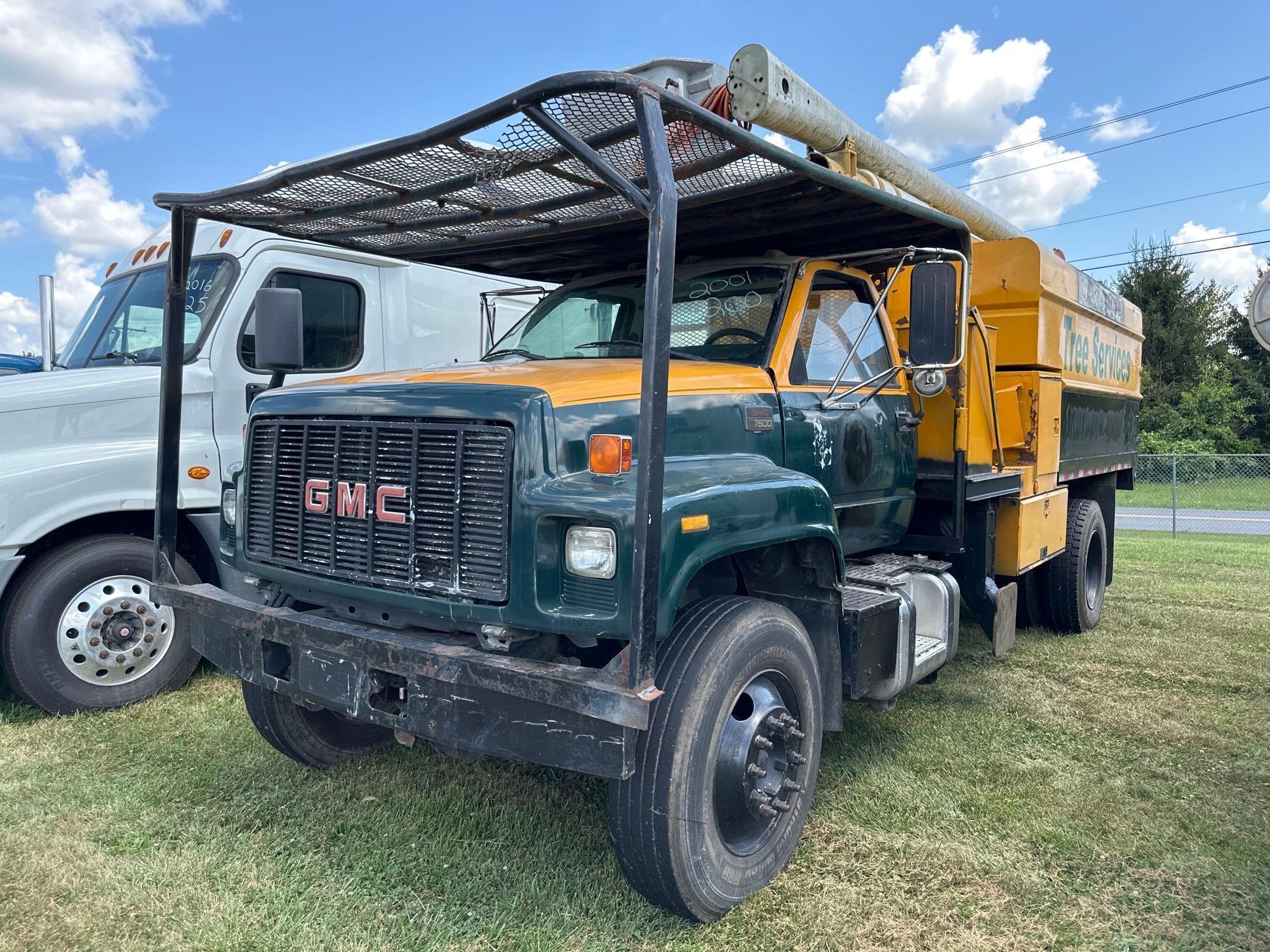2001 GMC C7500 Tree Truck (A47477)