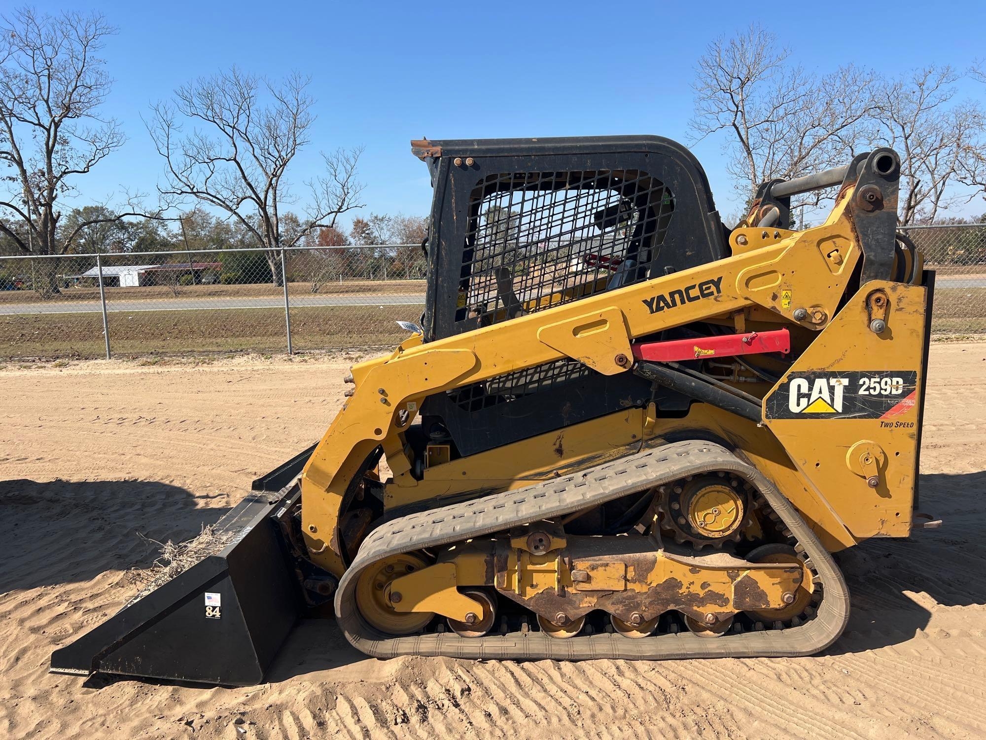 2017 CATERPILLAR 259D SKID STEER (A52709)
