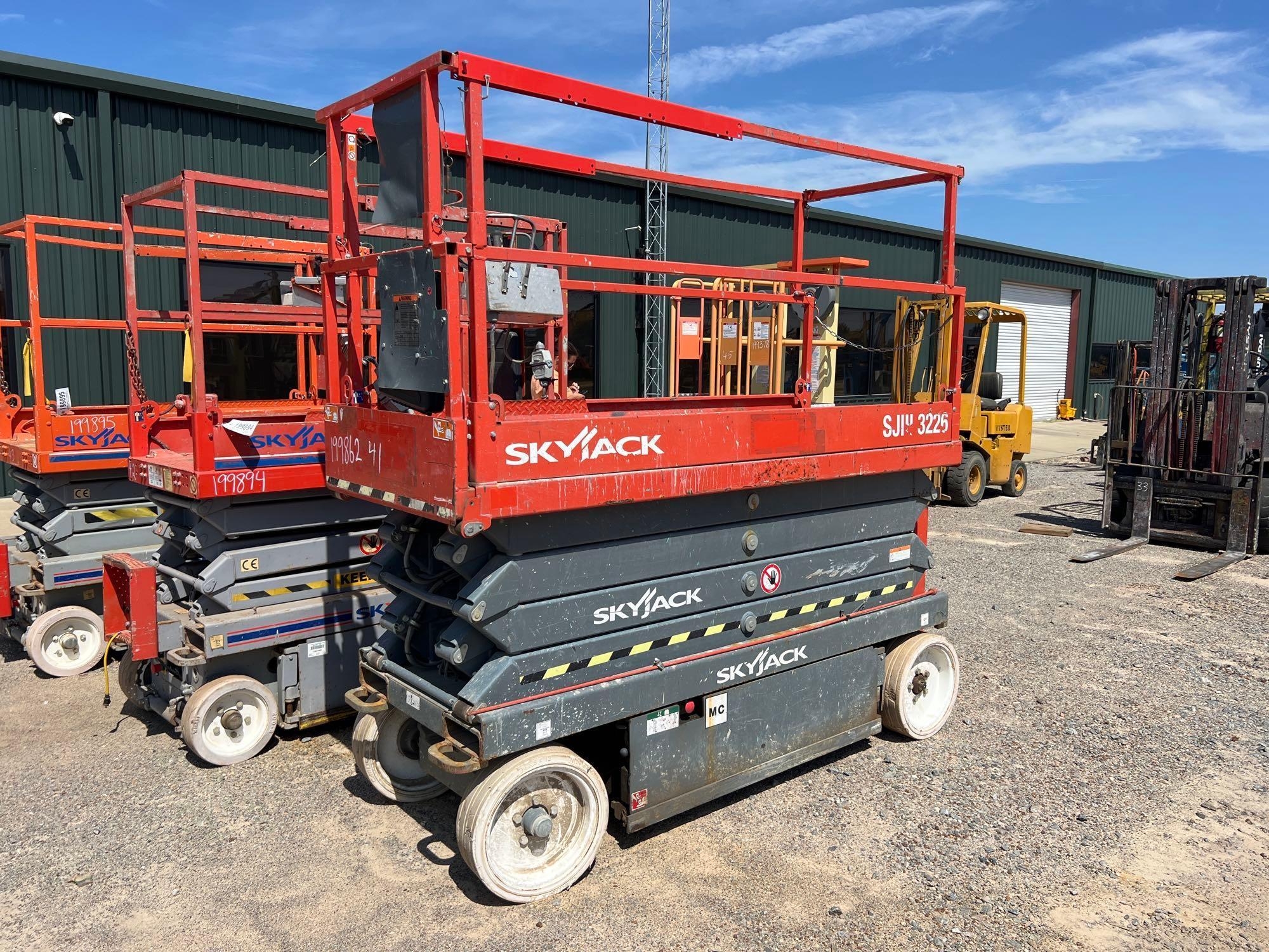 SKYJACK SJIII 3219 ELECTRIC SCISSOR LIFT (A52705)