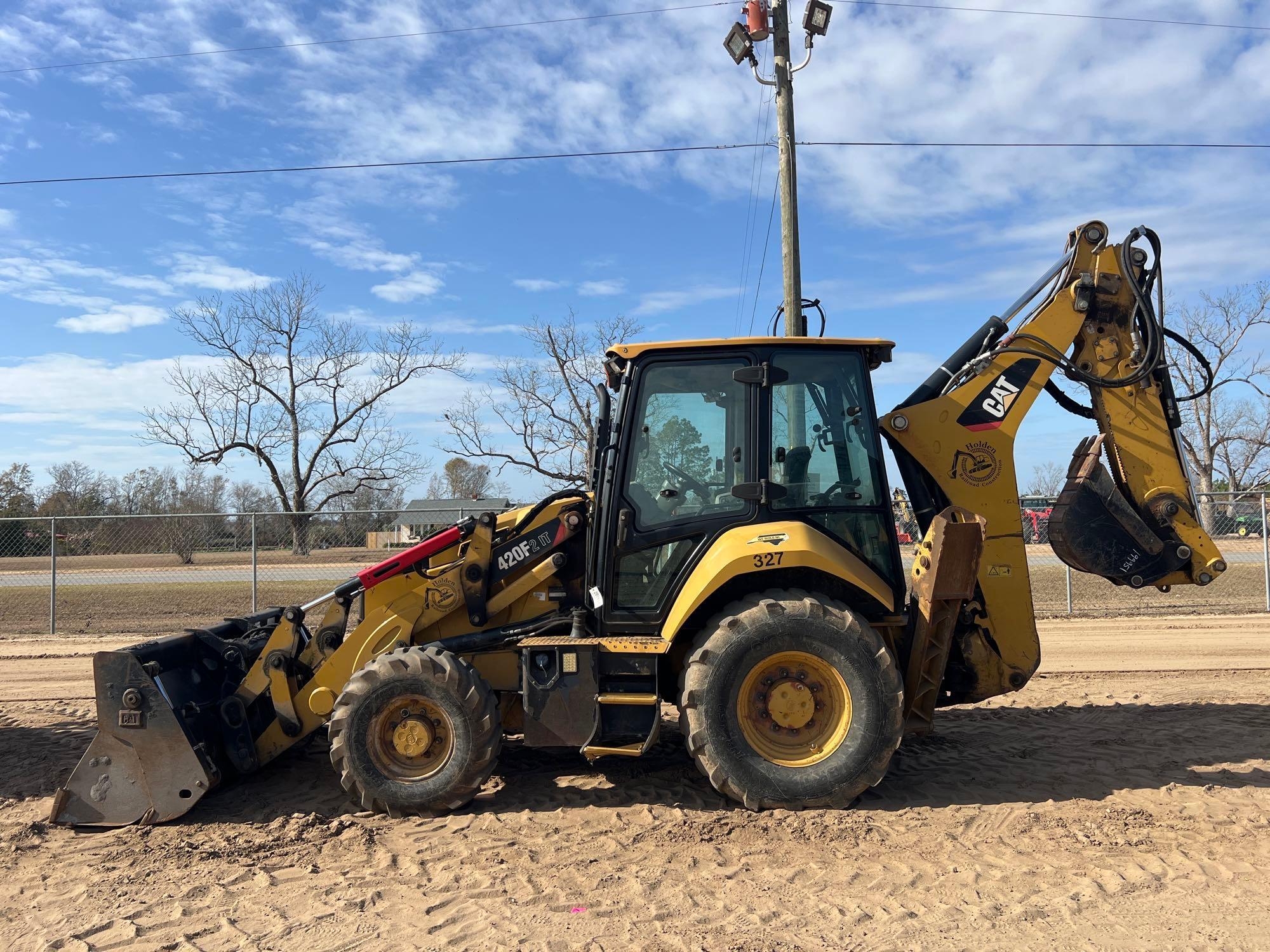 2019 CATERPILLAR 420F2 IT BACKHOE (A60429)