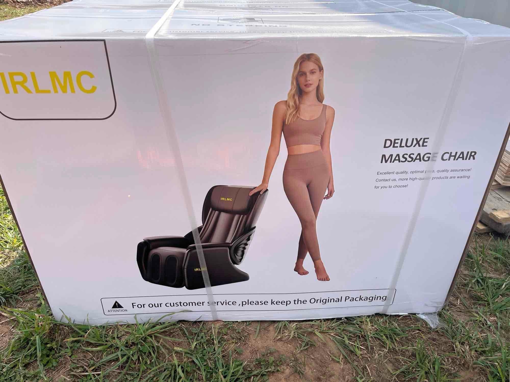 New/Unused Deluxe Massage Chair (A65583)
