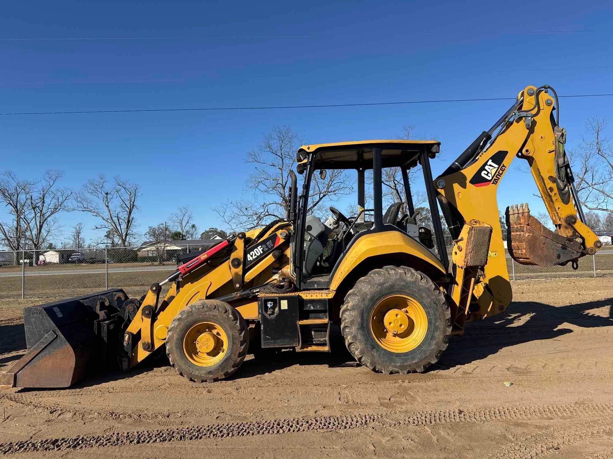 2017 CATERPILLAR 420F2 IT BACKHOE (A60429)