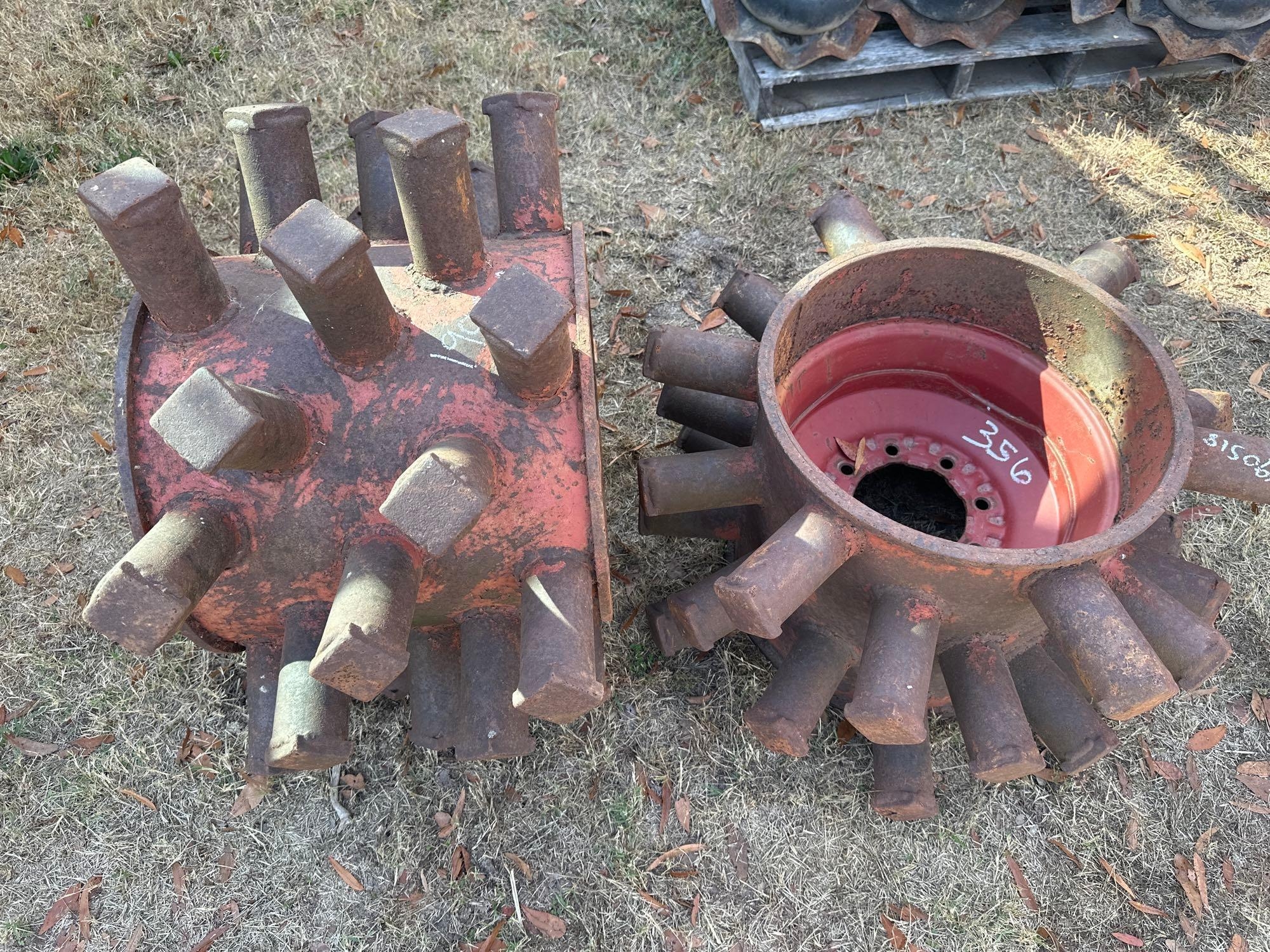 (4) CUSTOM PACKING WHEELS W/ 8 LUG RIMS (A52708)