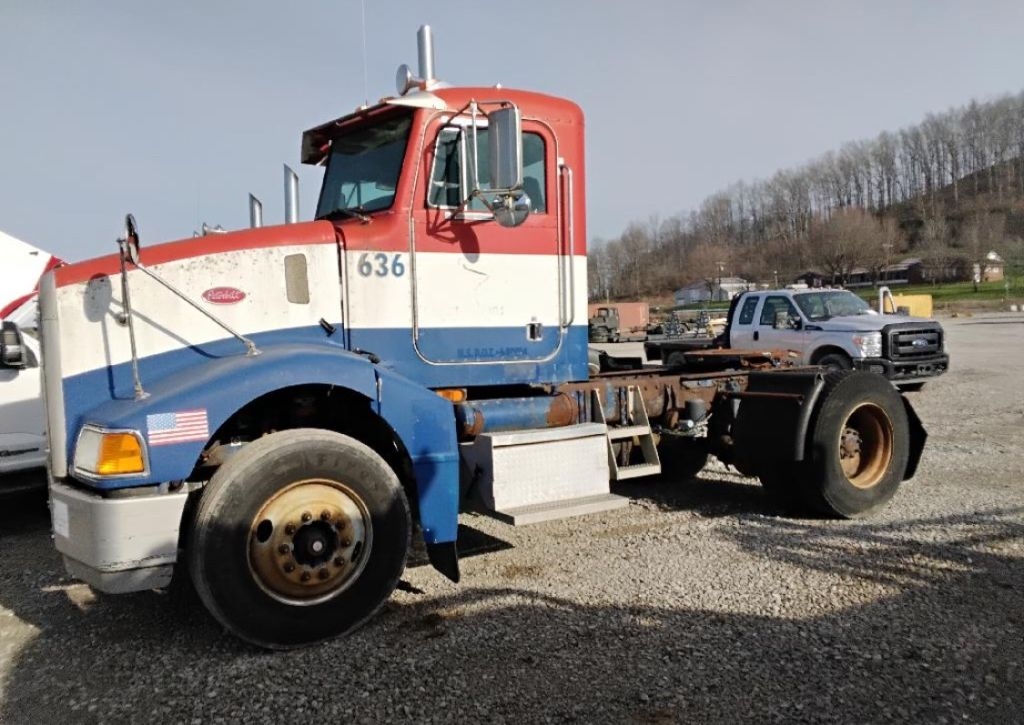 2004 Peterbilt (A62679)
