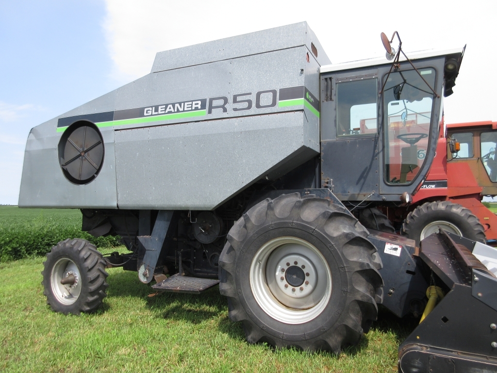 Gleaner R50 Combine (A50514)