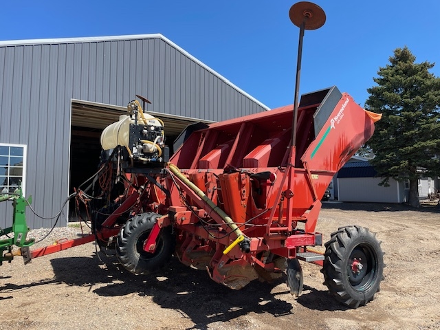 Kvernland UN3300 Potato Planter (A47369)
