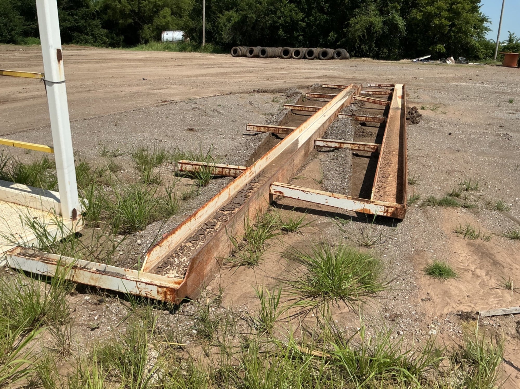 PAIR OF PIPE RACKS (A50854)