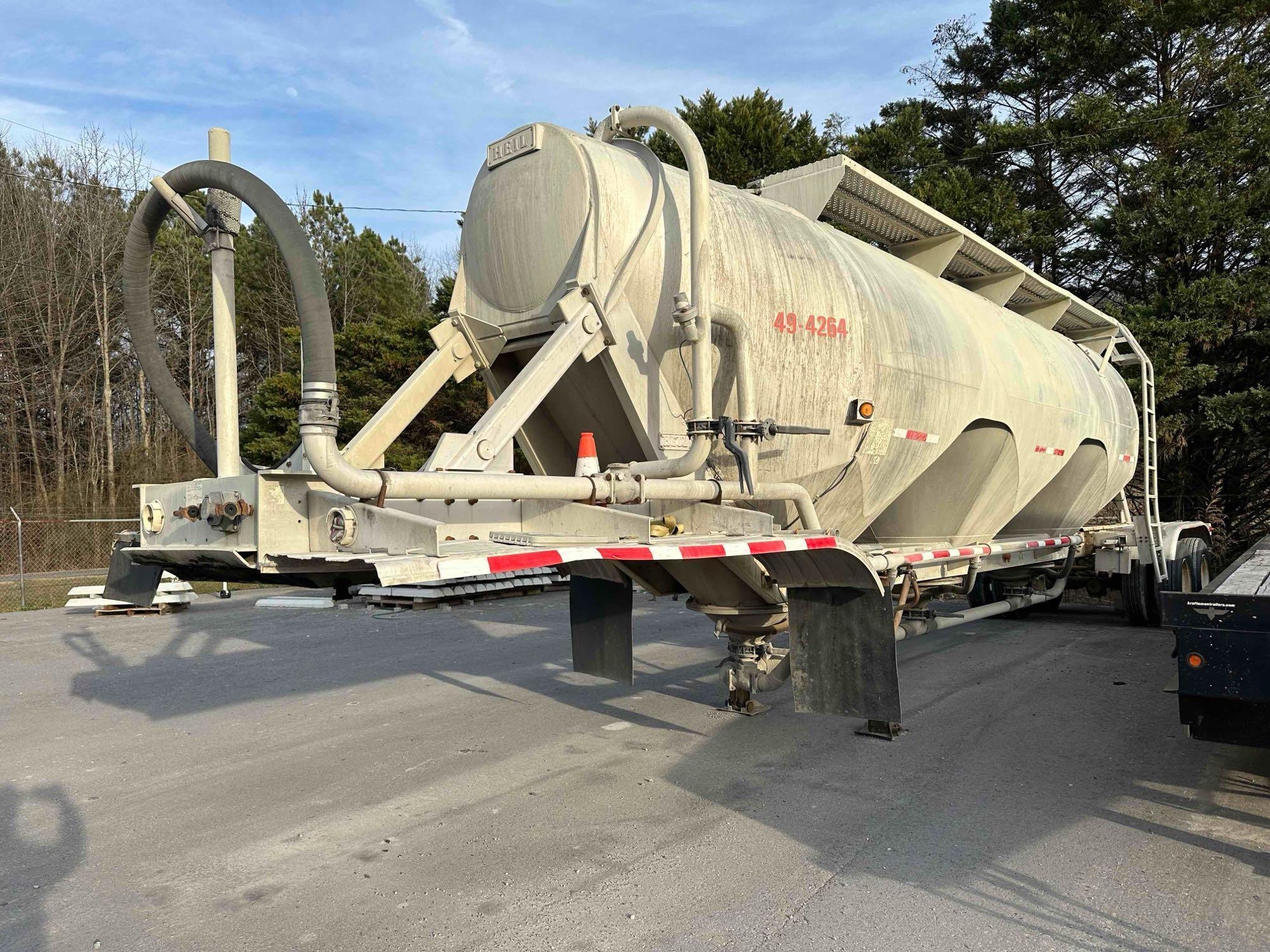 1988 Heil Dry Bulk Trailer (A61165)