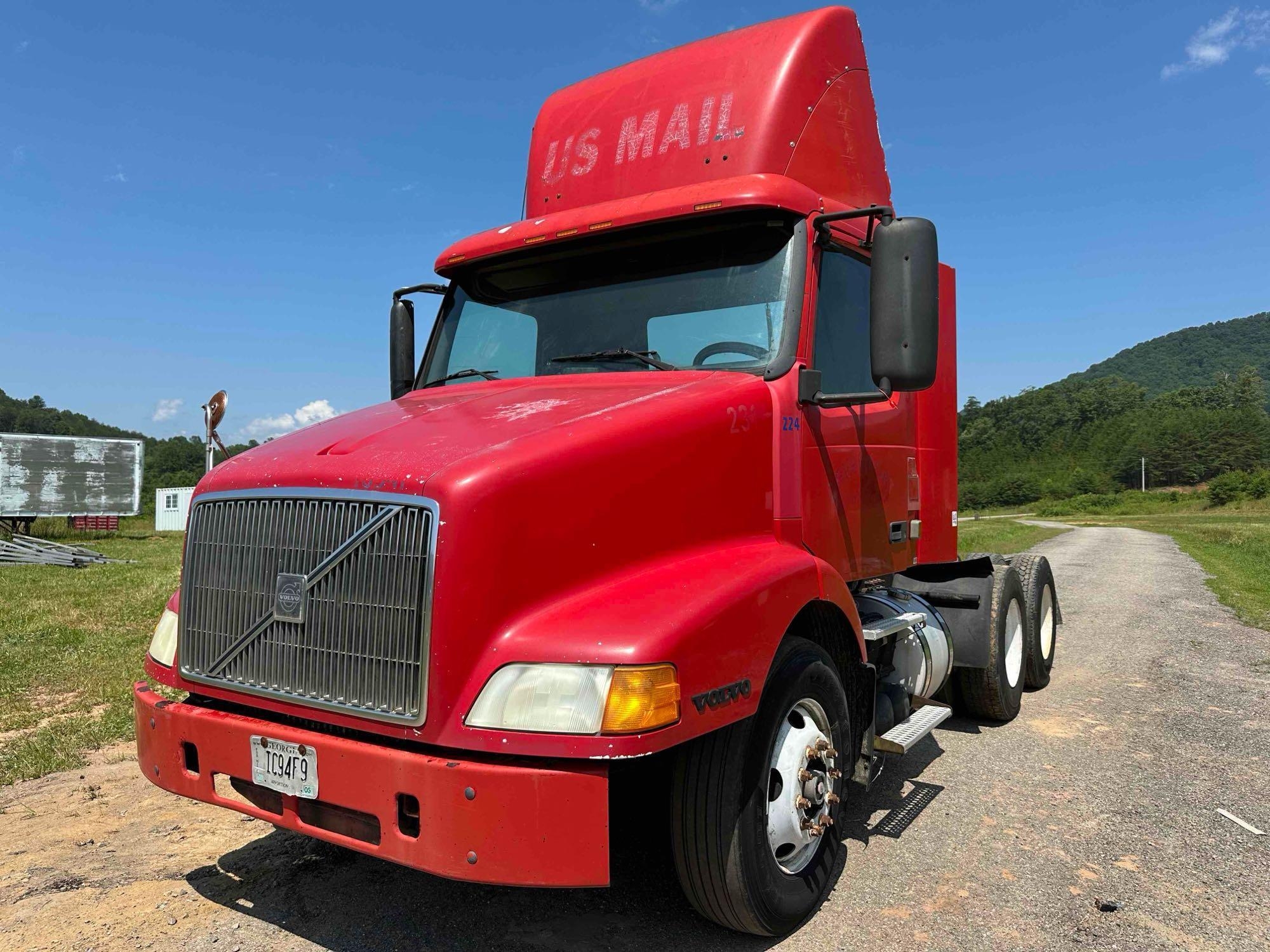 1999 Volvo VN Truck, VIN # 4VG7DAUF4XN782878 (A48836)