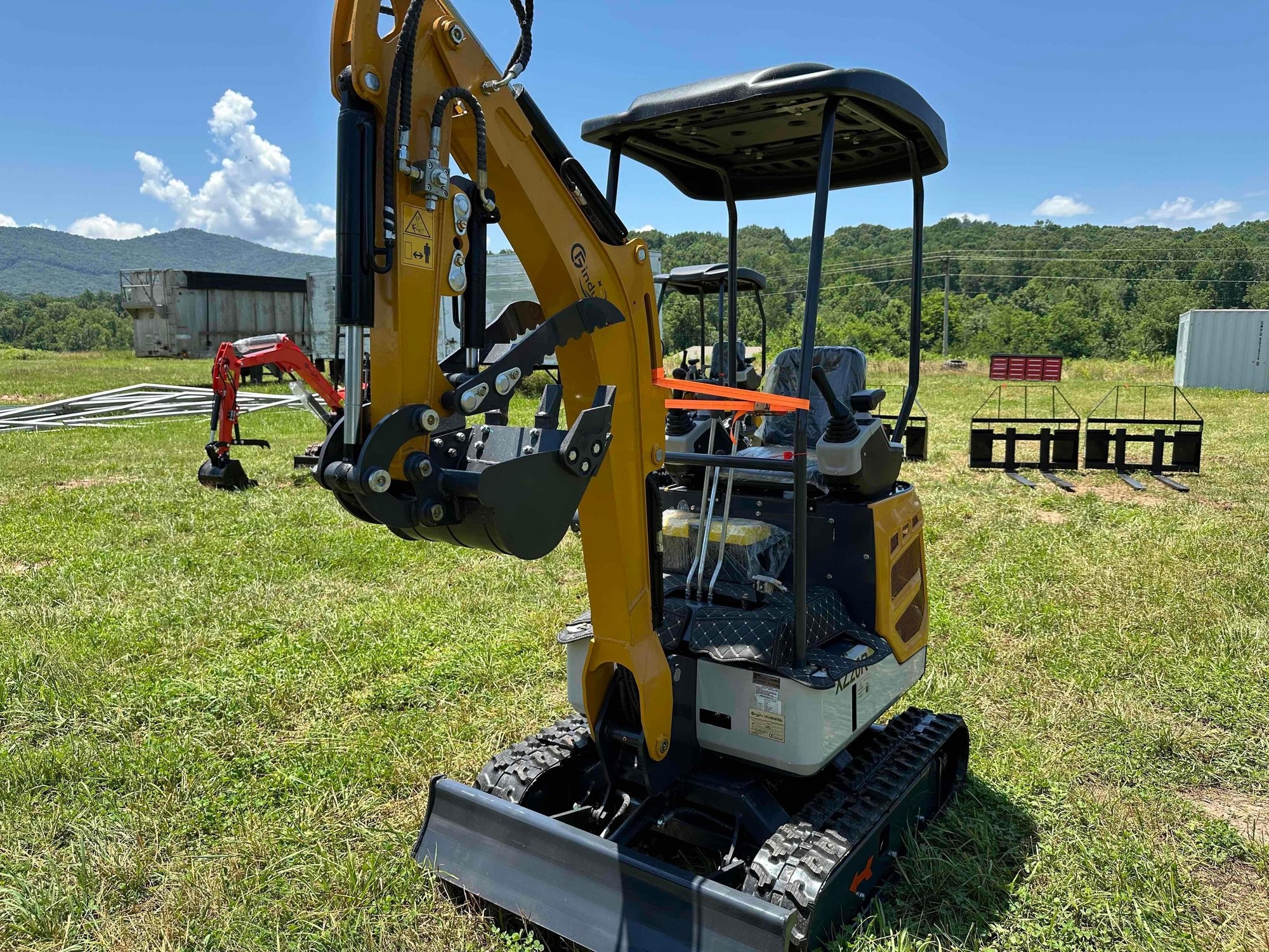 New/Unused 2025 CFG XZ20R Mini Excavator (A54865)
