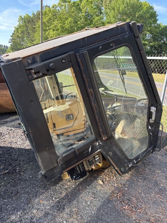 CAT 953C Cab (A68134)