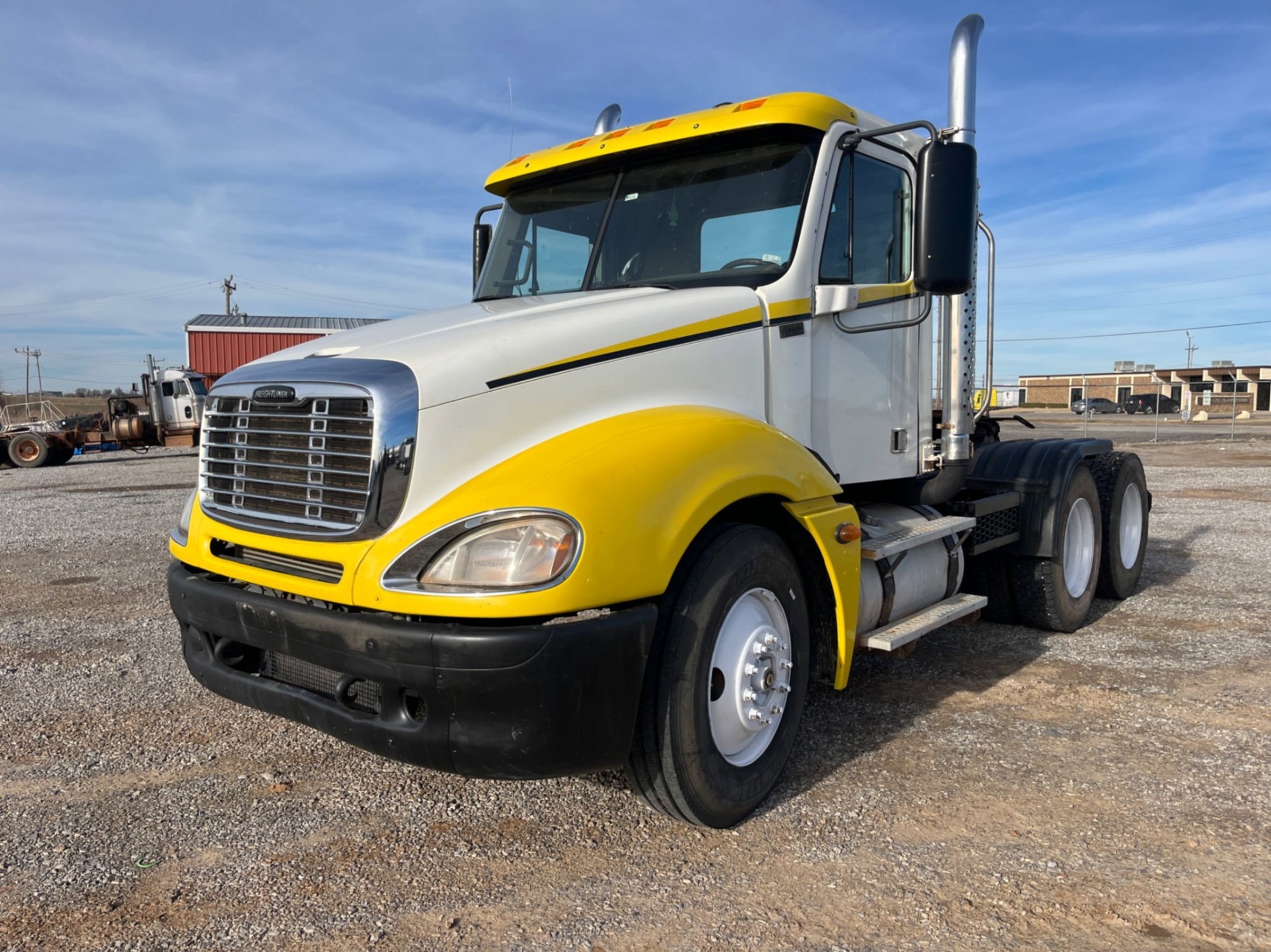 2007 FREIGHTLINER COLUMBIA 120 DAYCAB (A63569)