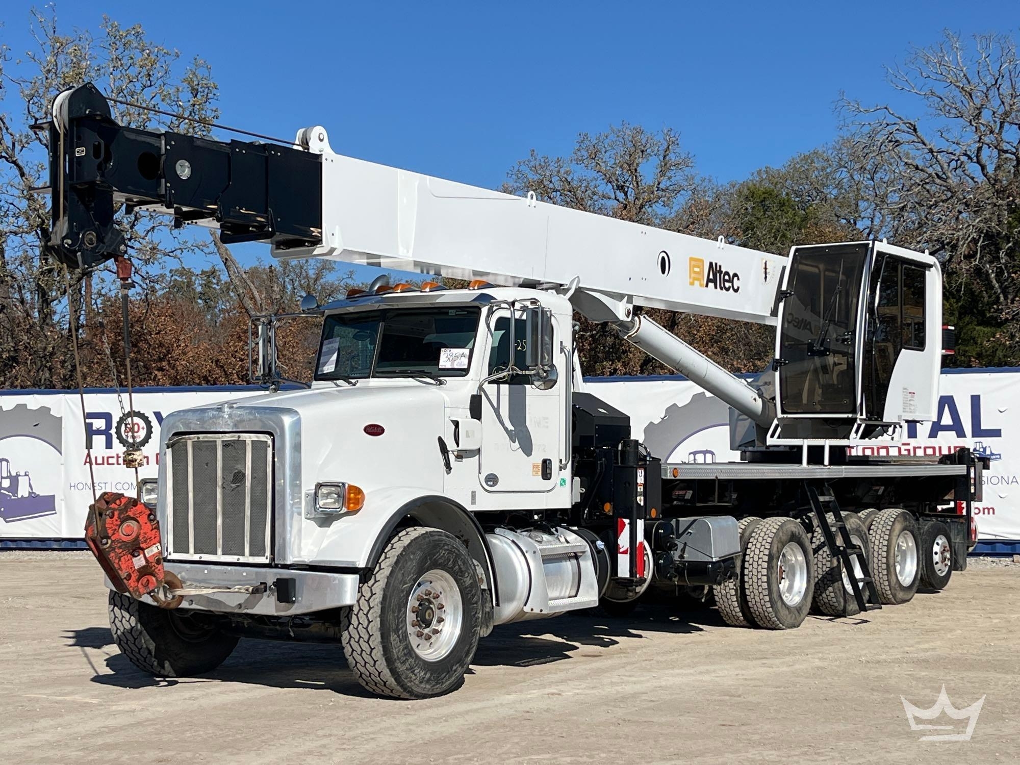 2015 Peterbilt 365 Quad Axle Altec AC45-127S 45 Ton Crane Truck (A55973)