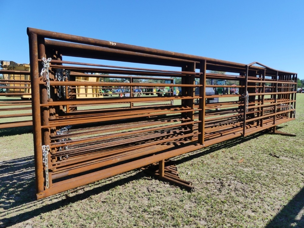 (10) 24' Free Standing Panels w/ 11'10" Gate (A56469)