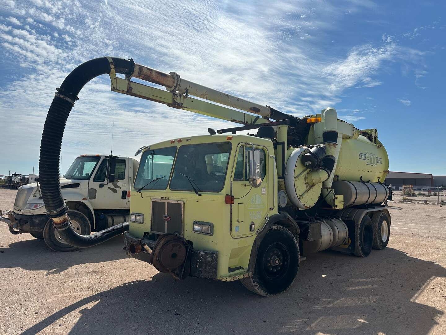 1990 PETERBILT 320 HYDROVAC (A55745)