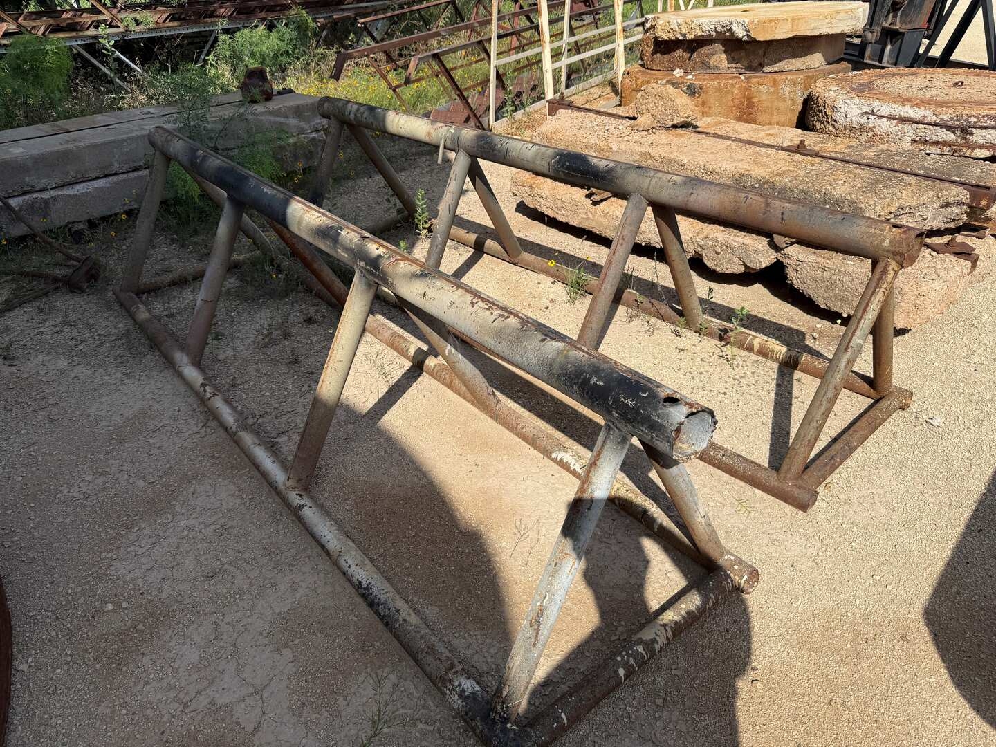 2 PIPE RACKS (A48992)