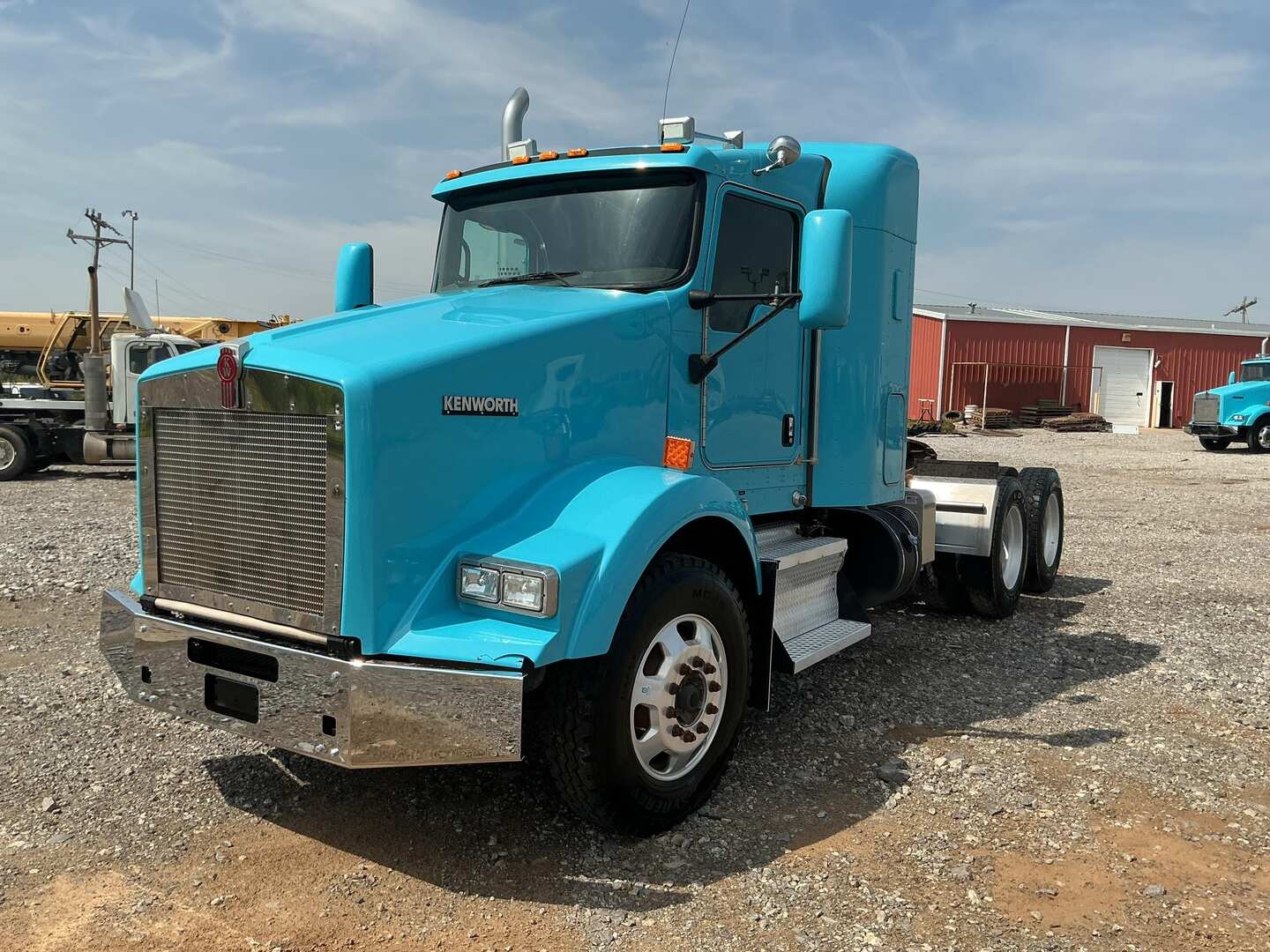 2015 KENWORTH T800 MID-ROOF SLEEPER (INOPERABLE) (A50854)