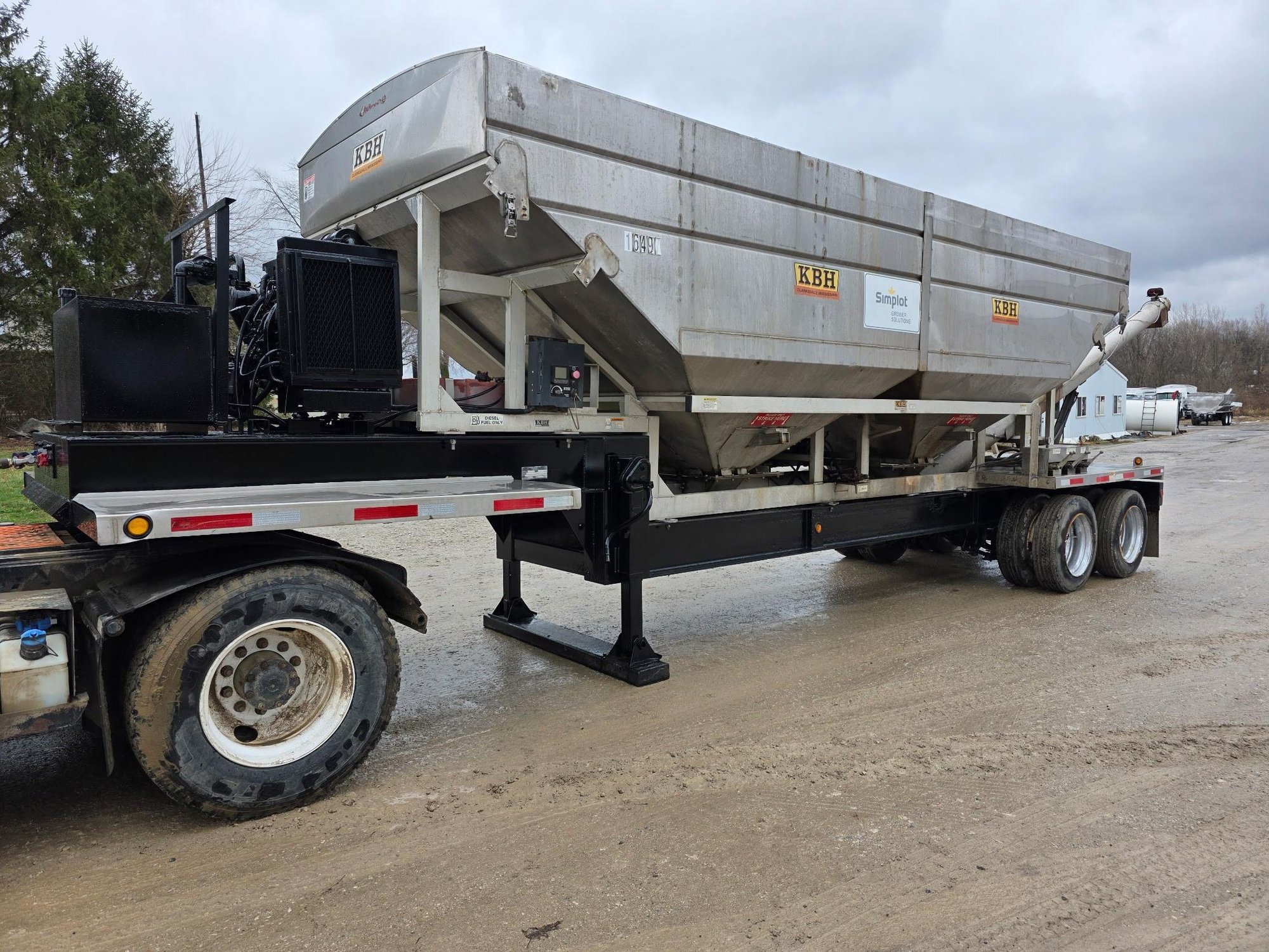 FRESHLY REFURBISHED! 2016 KBH Fertilizer Tender Trailer - Isuzu Diesel (A63118)