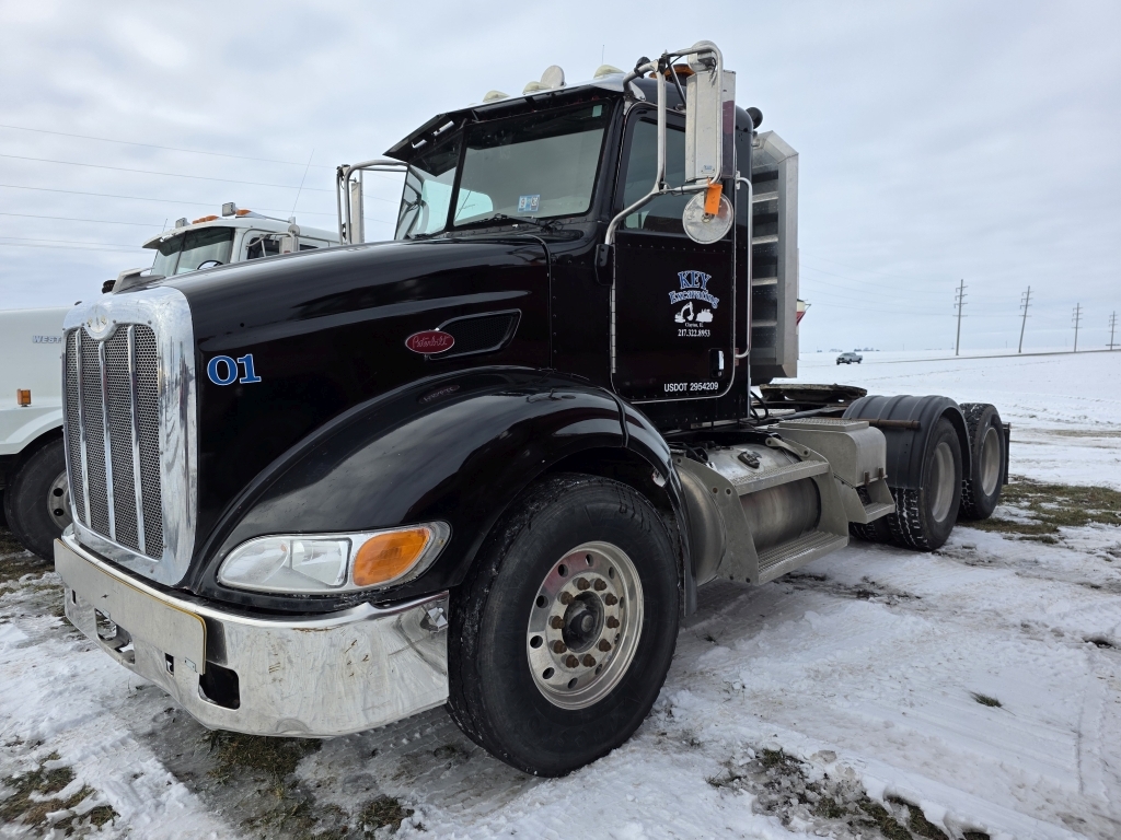 2009 Peterbilt 384 Semi (A59814)