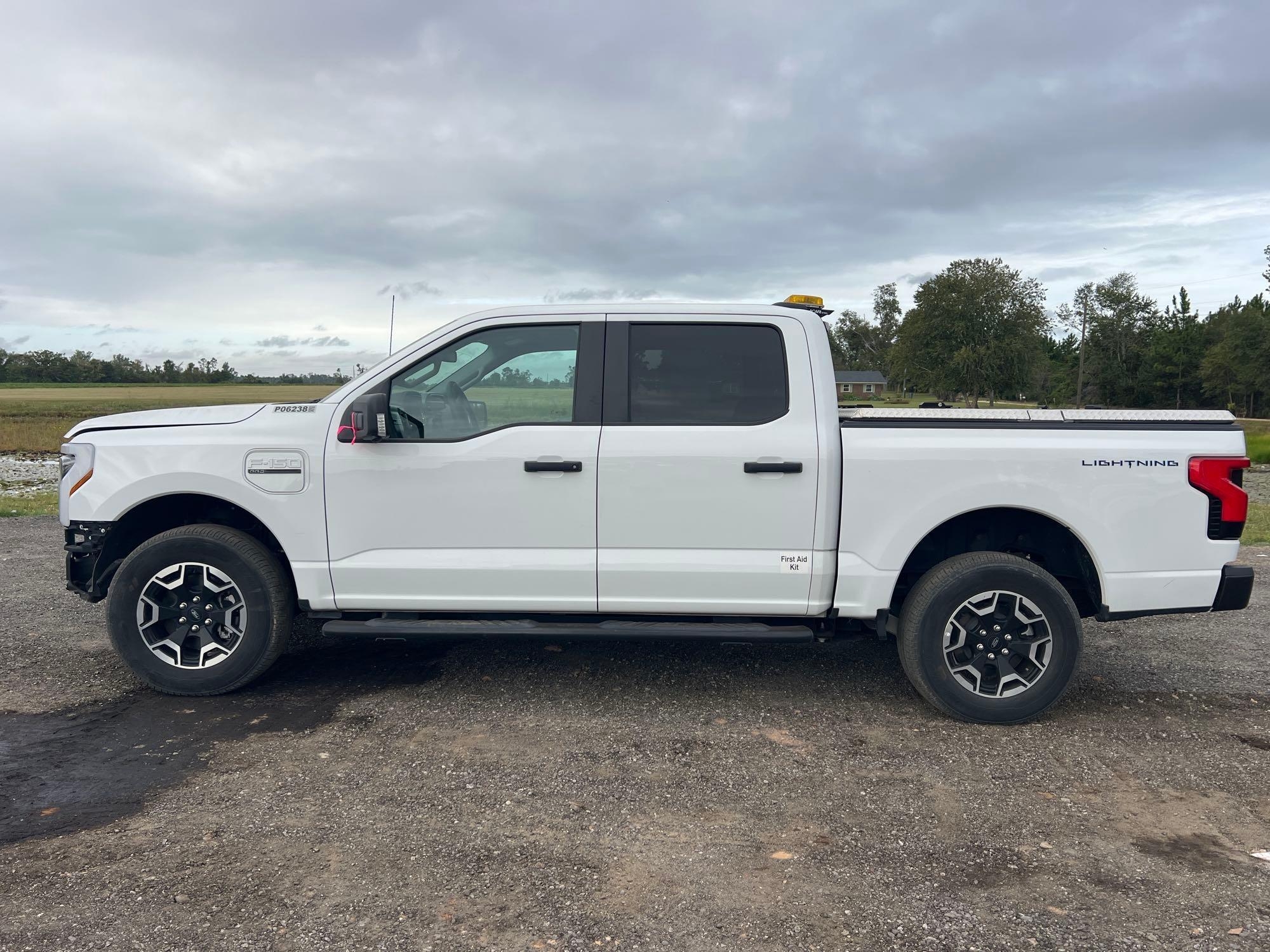 2023 FORD F150 PRO LIGHTNING CREW CAB TRUCK (A51406)