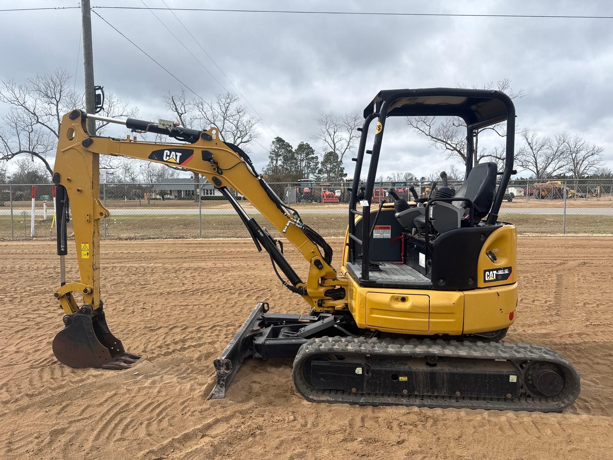 CATERPILLLAR 303.5E2 CR EXCAVATOR (A60429)
