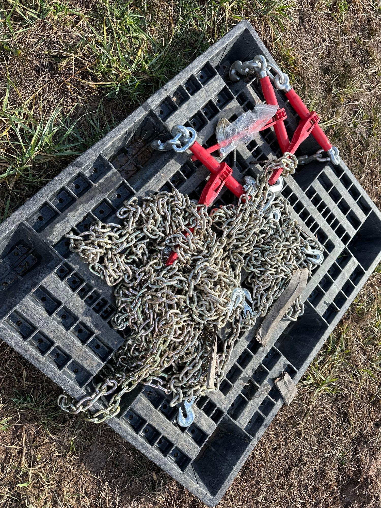 Pallet of 10 Chains and 5 Binders (A57453)
