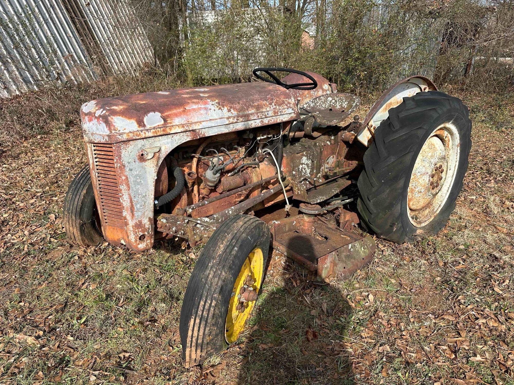 INOP/NON RUNNING Ferguson Tractor (A61166)