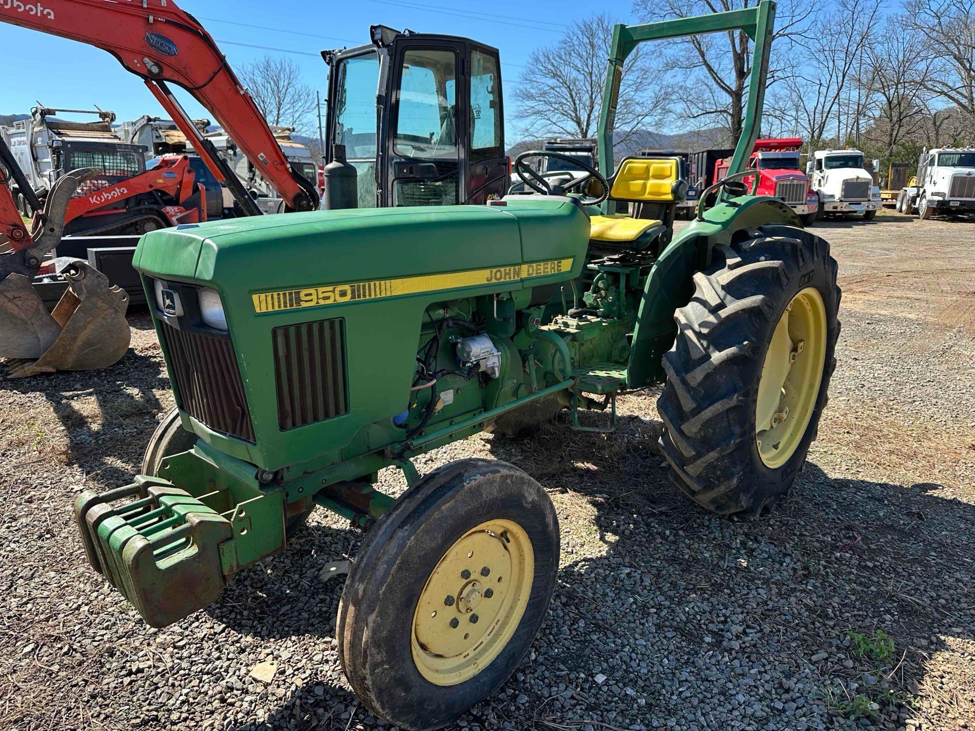John Deere 950 Tractor (A65579)