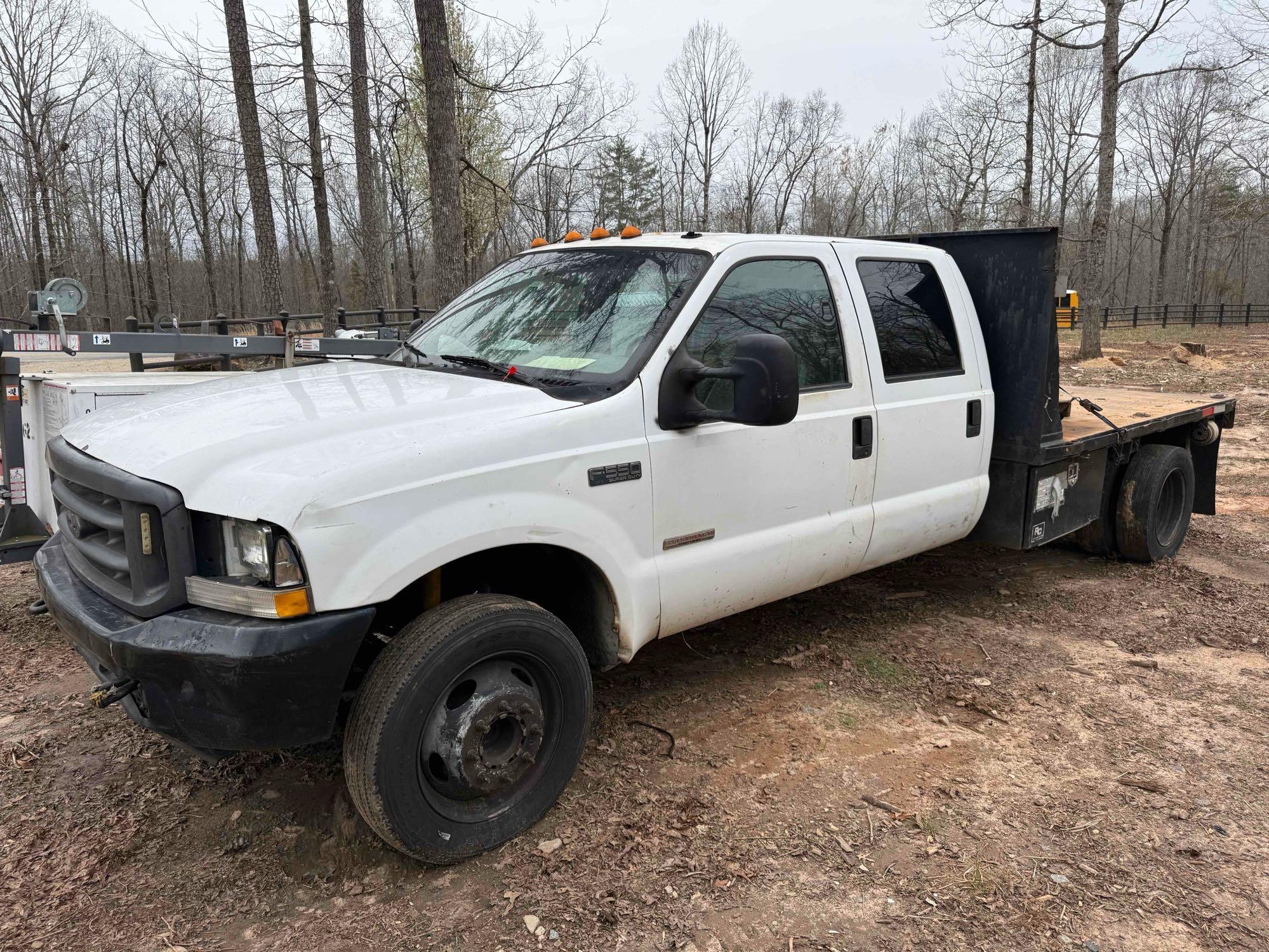 2004 Ford F-550 Flatbed Truck, VIN # 1FDAW56P24ED63182 (A65563)