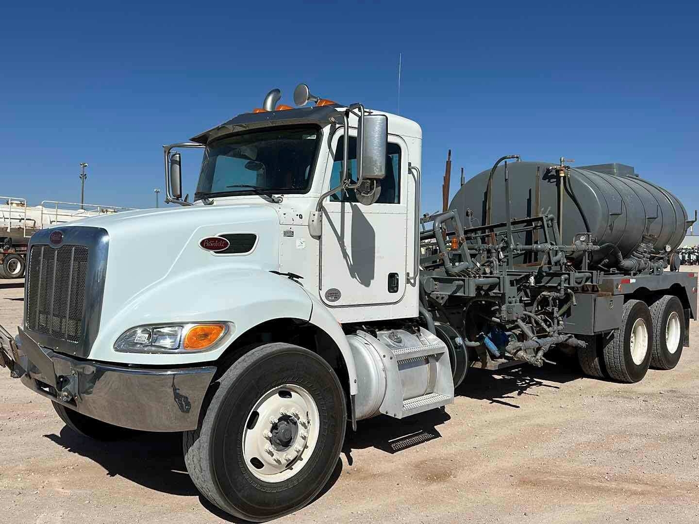 2015 PETERBILT 348 CHEMICAL TREATER TRUCK (A55745)