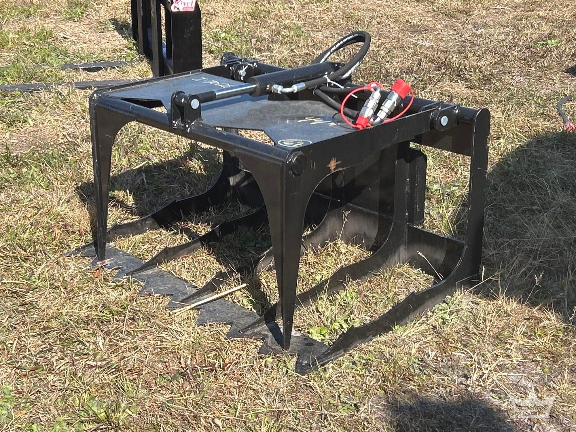 2025 44in Hydraulic Grapple Mini Skid Steer Attachment (A61572)