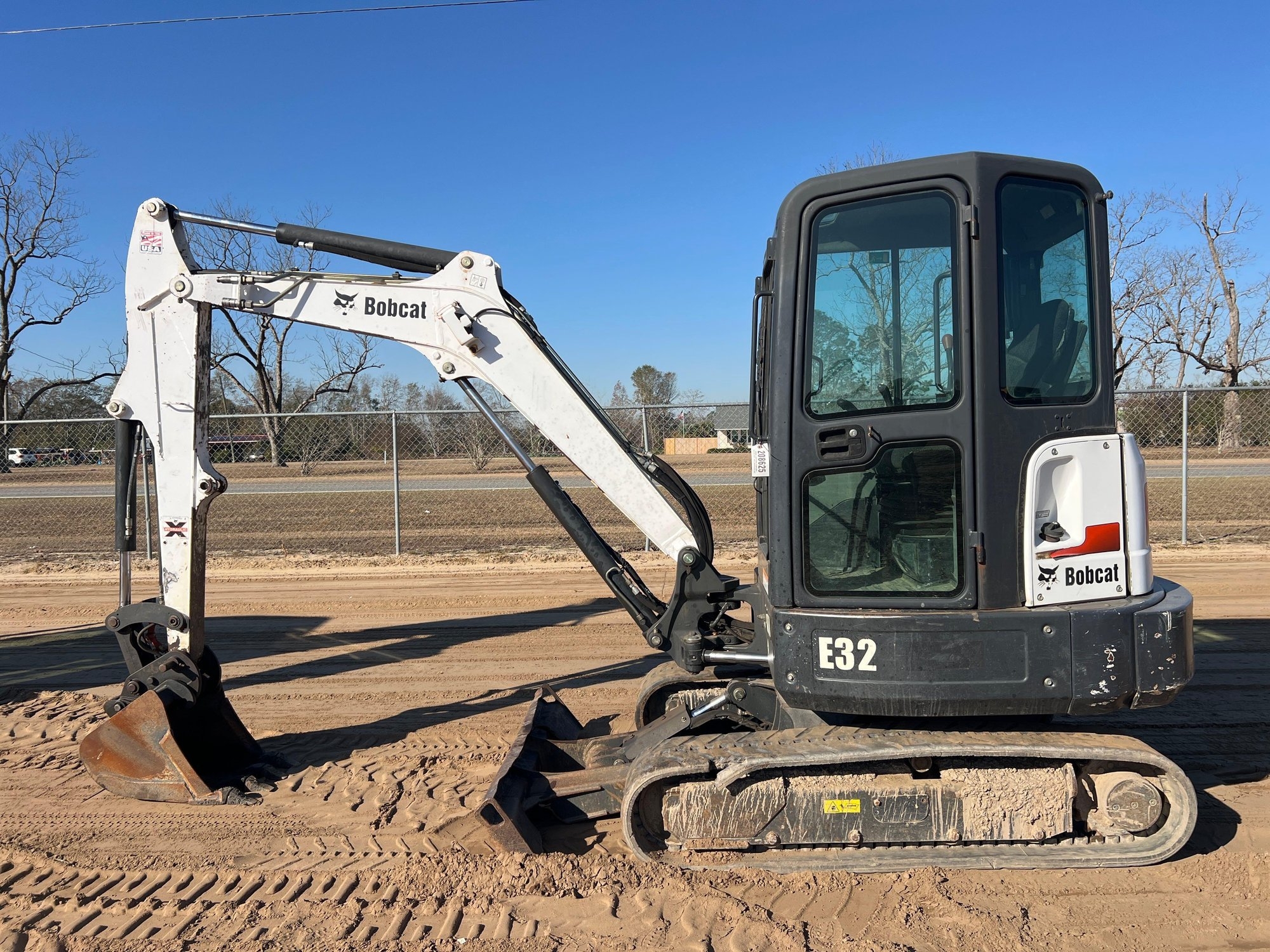 2014 BOBCAT E32 EXCAVATOR (A60429)