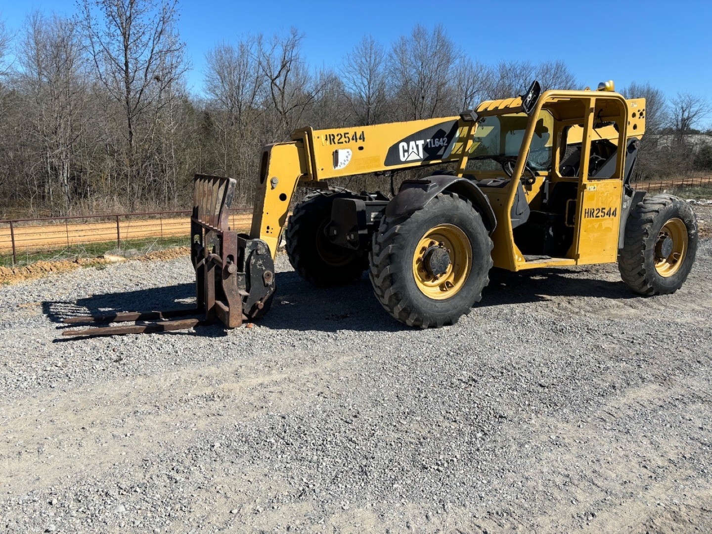 2008 CATERPILLAR TL642 6600 LBS TELESCOPIC FORKLIFT (A64047)