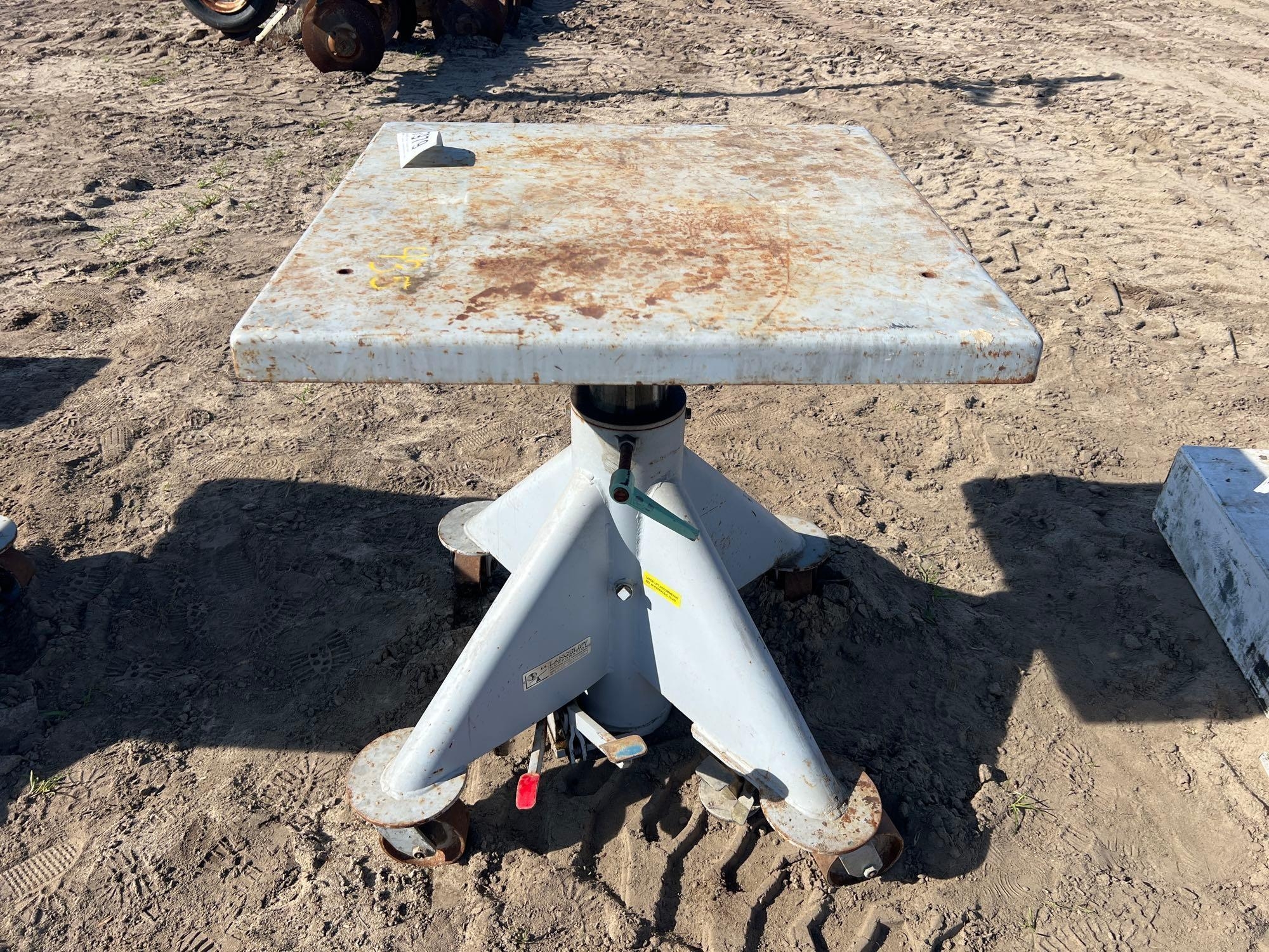 LANGELIFT 4000# - 30" X 30" HYD LIFT TABLE (A63290)