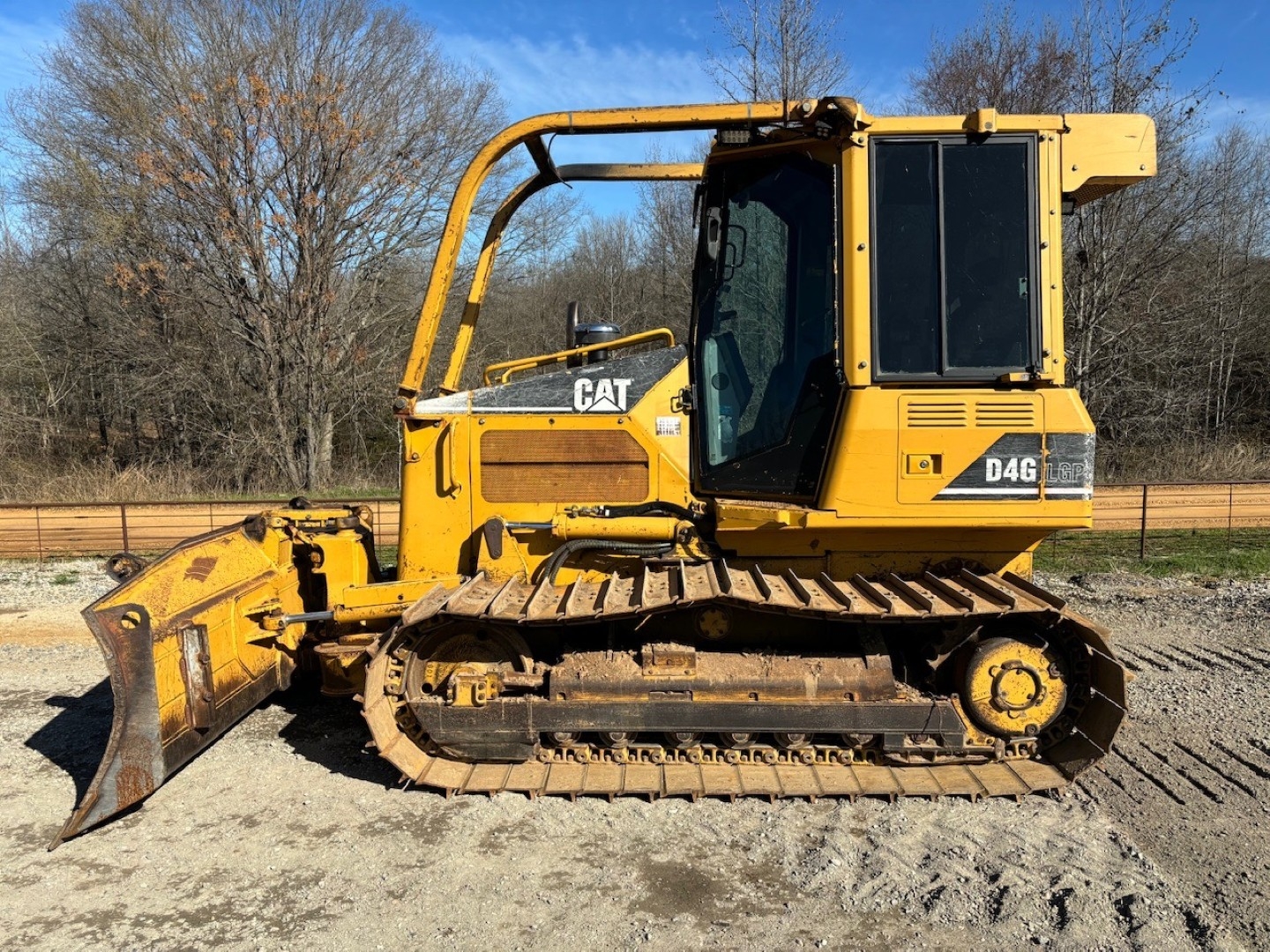 Cat D4G Dozer (A64047)
