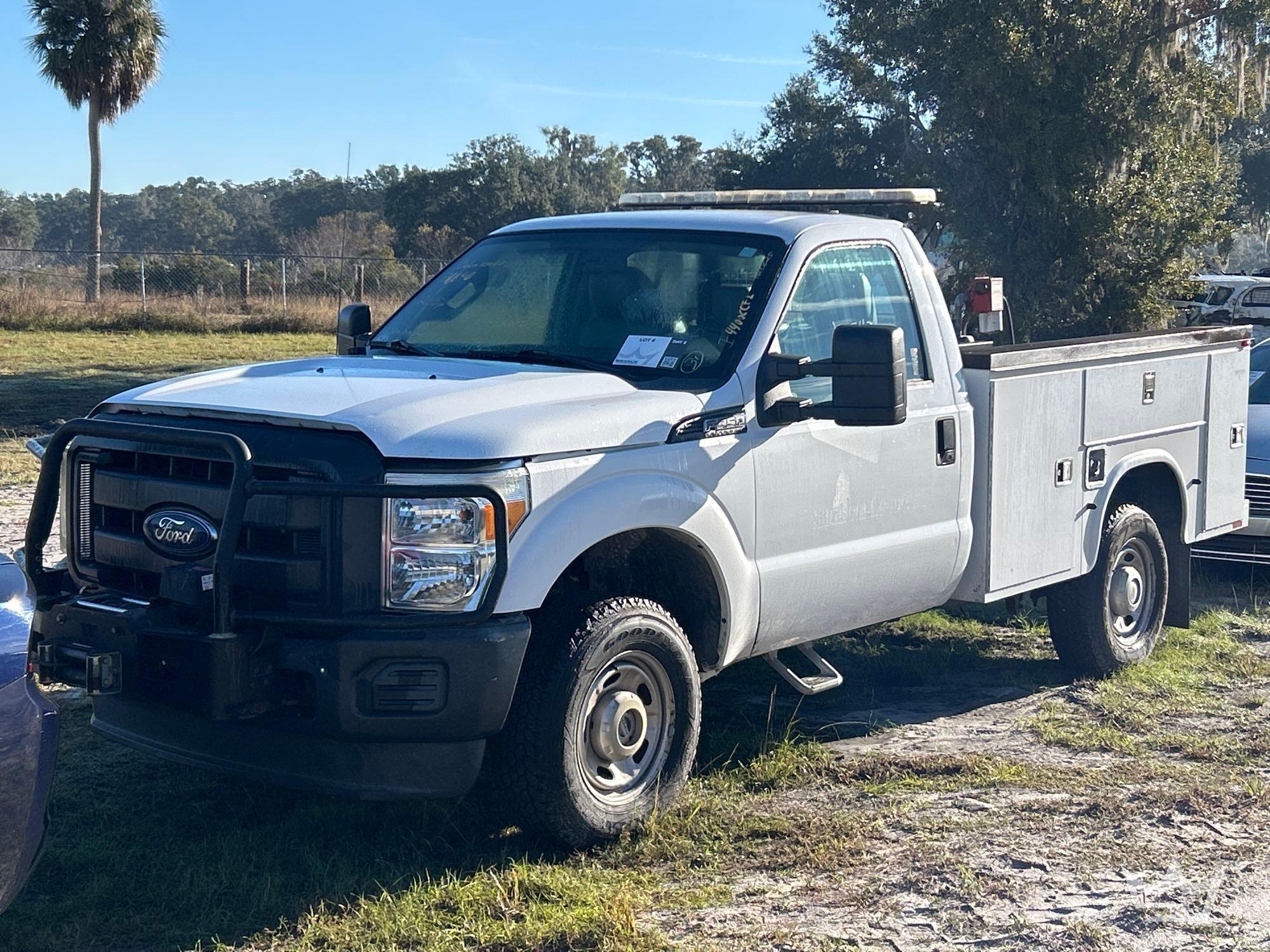 2015 Ford F-350 4x4 Service Truck (A59230)