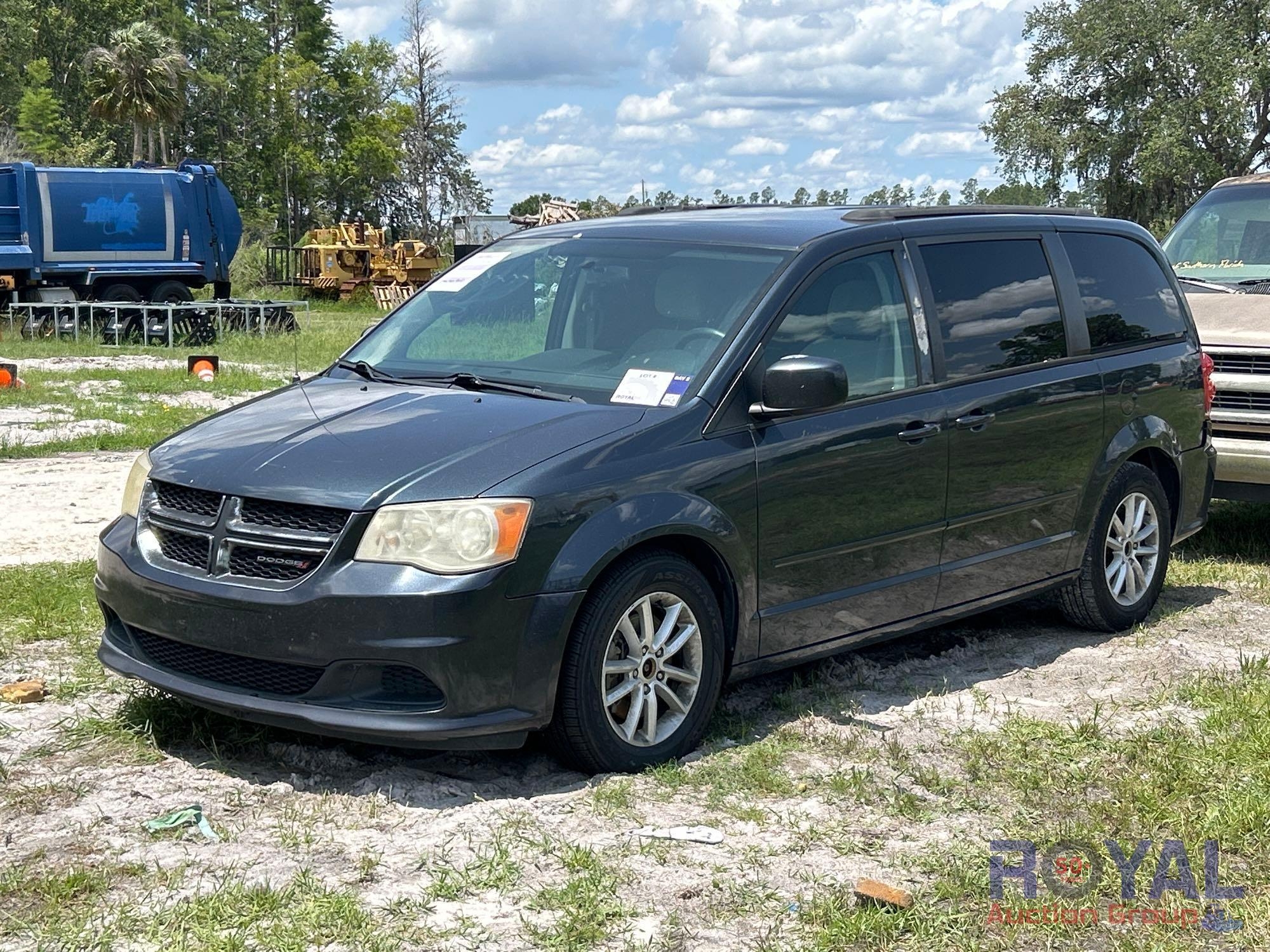 2013 Dodge Grand Caravan SXT Minivan (A48082)