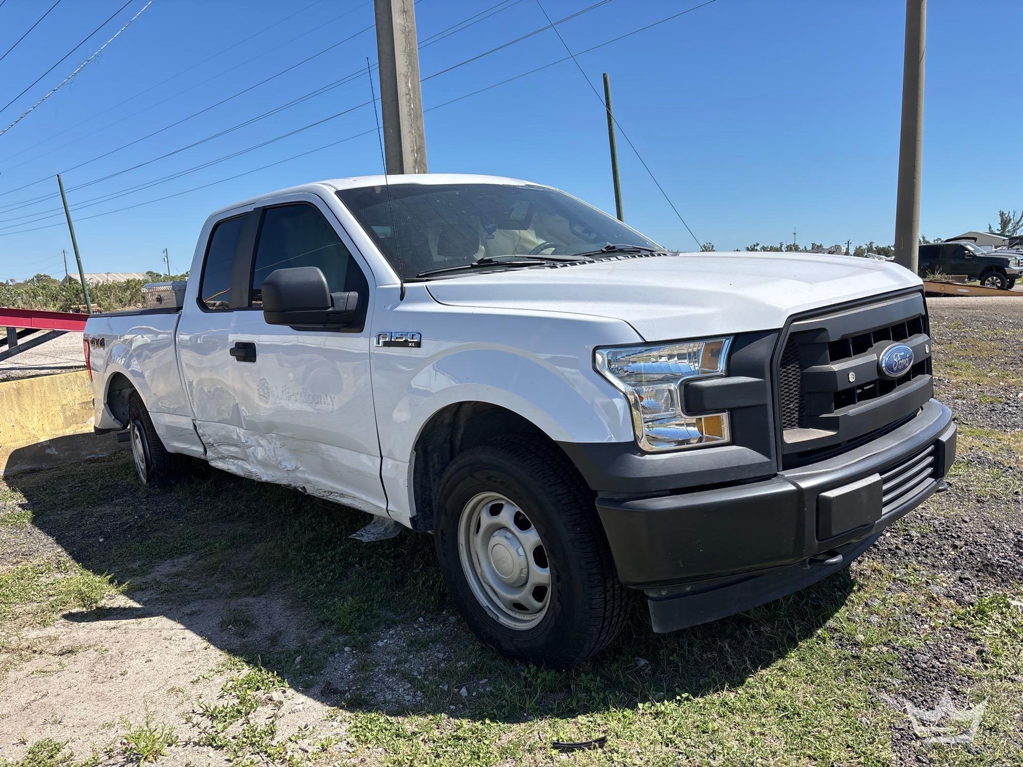 2017 Ford F-150 4x4 Ext. Cab Pickup Truck (A64556)