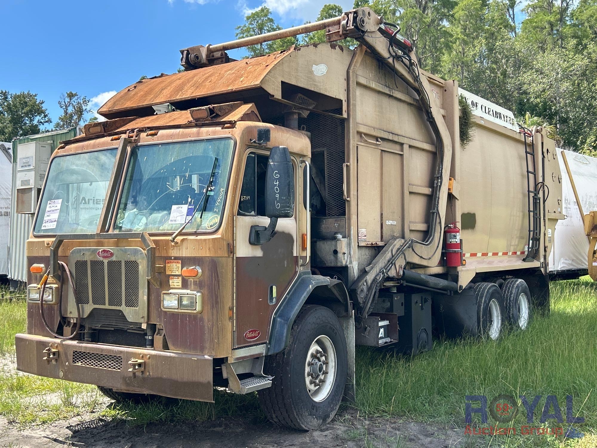 2015 Peterbilt 320 T/A EZ-Pack Front Loader Garbage Truck (A51692)