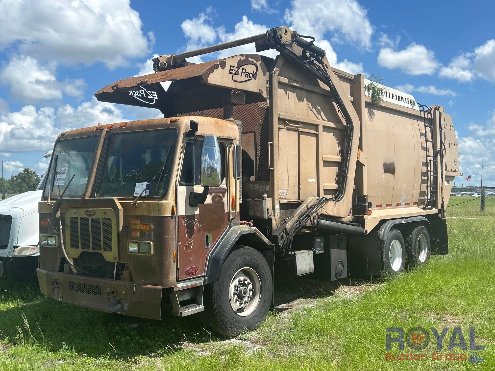 2015 Peterbilt 320 T/A EZ-Pack Front Loader Garbage Truck (A51692)