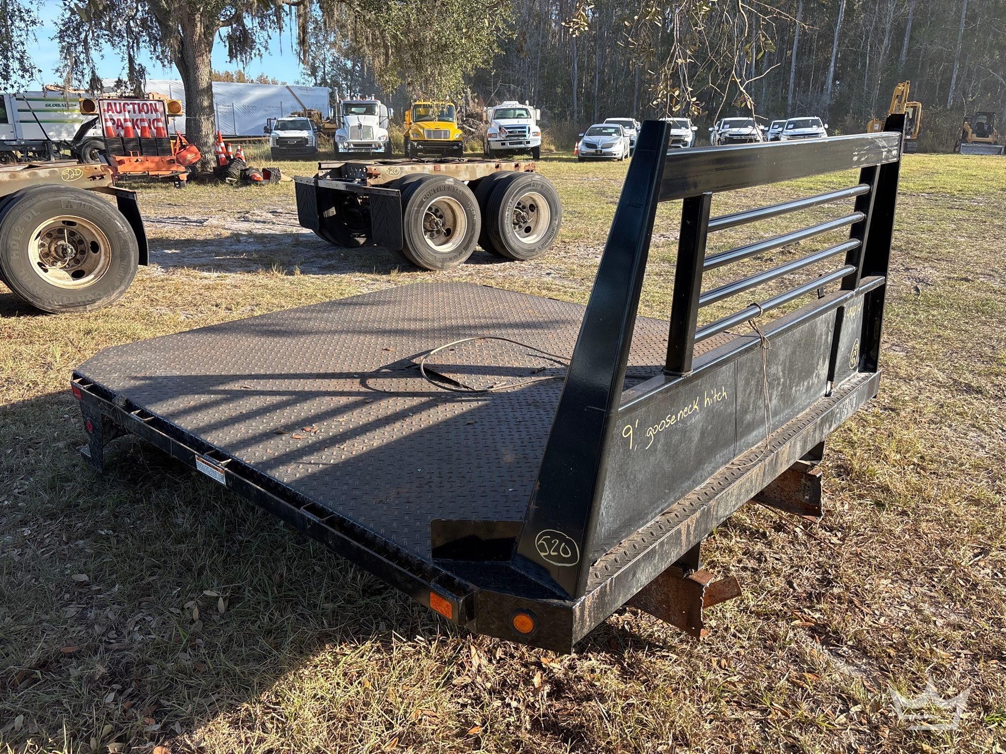 9ft. Flatbed Truck Body with Gooseneck Connection (A59230)